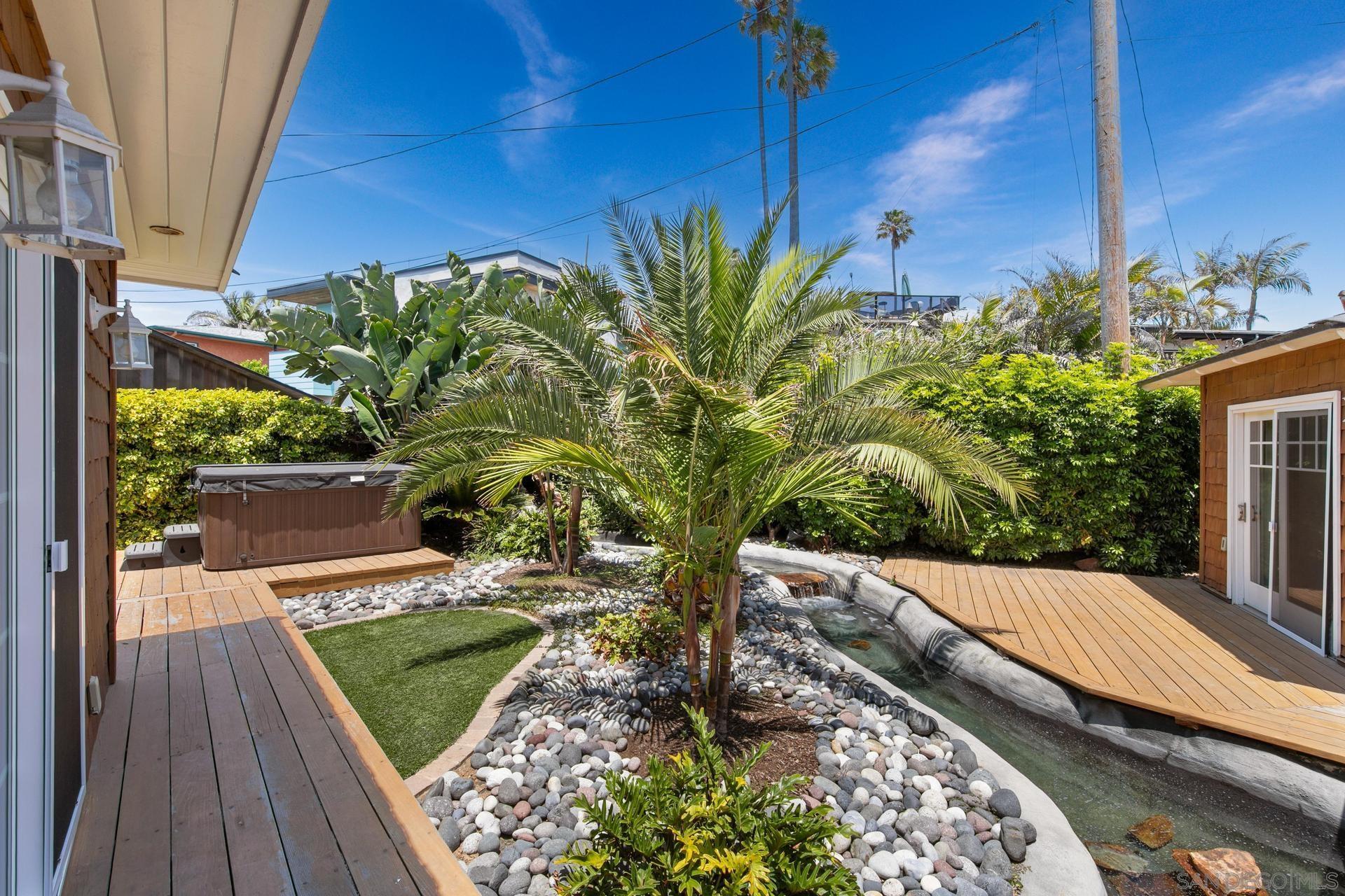 Detail Gallery Image 4 of 55 For 4853/620  Ocean/Law, San Diego,  CA 92109 - 3 Beds | 3/1 Baths