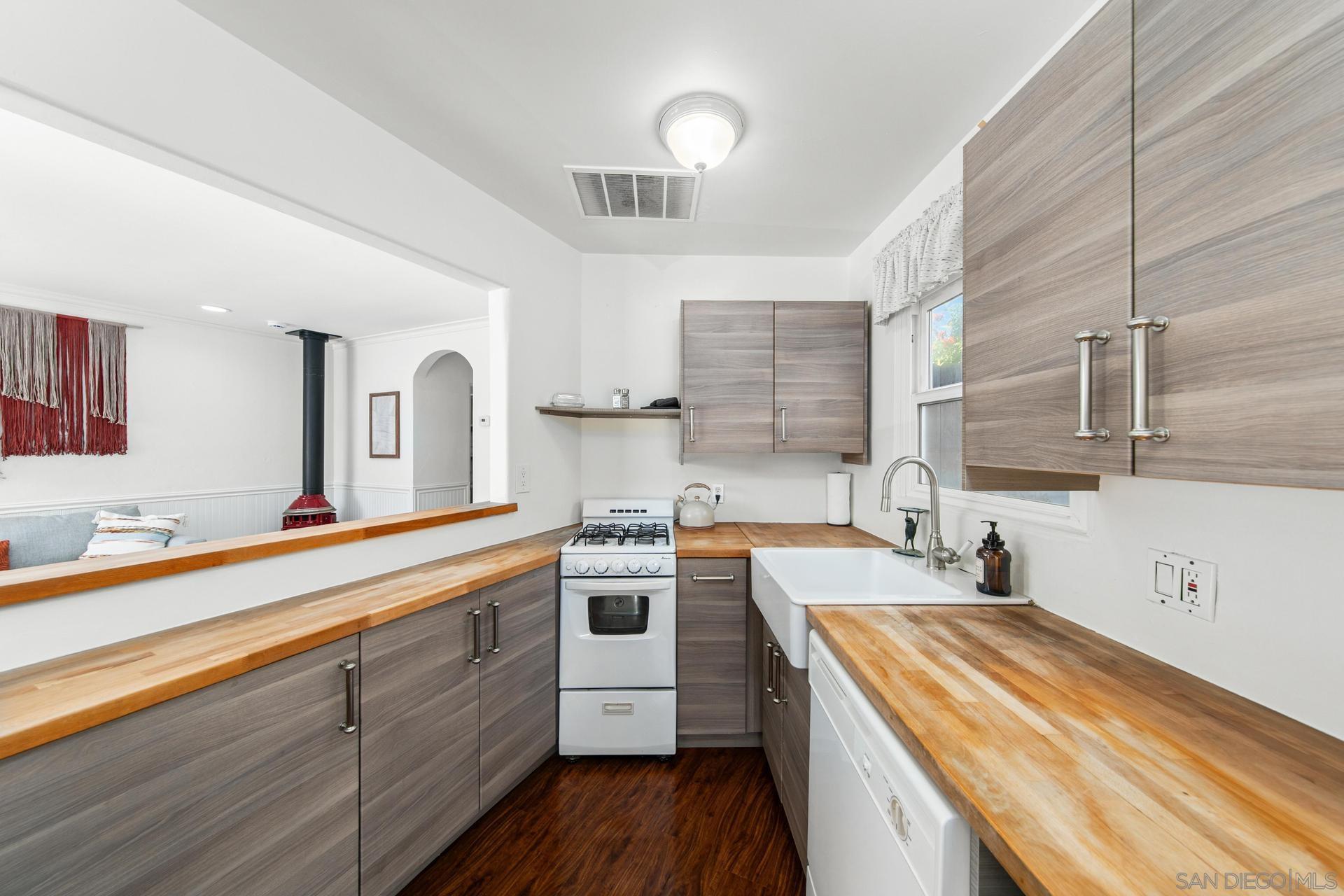 Detail Gallery Image 51 of 55 For 4853/620  Ocean/Law, San Diego,  CA 92109 - 3 Beds | 3/1 Baths