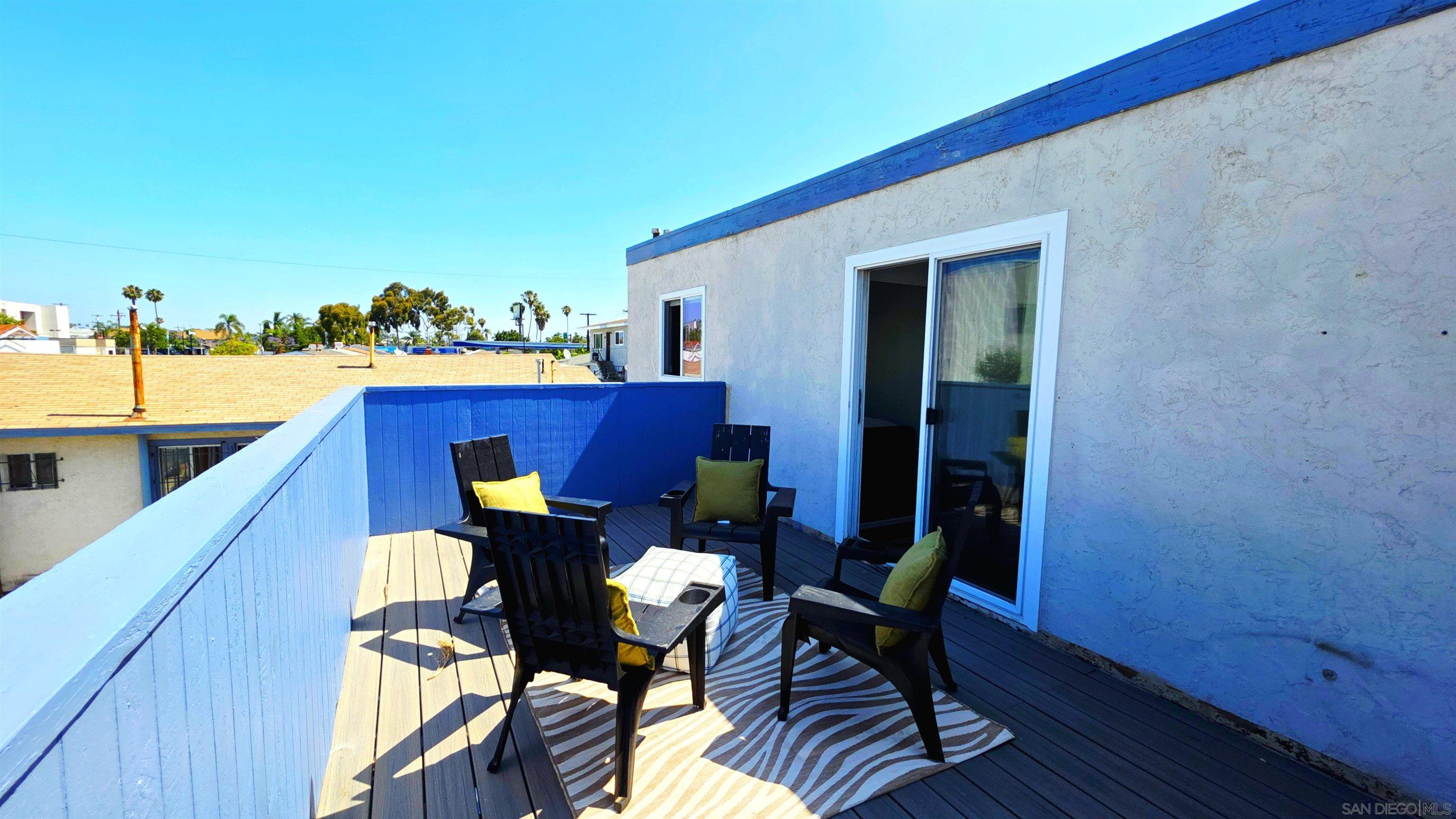 Detail Gallery Image 2 of 3 For 4233  39th St  #C,  San Diego,  CA 92105 - 3 Beds | 1 Baths