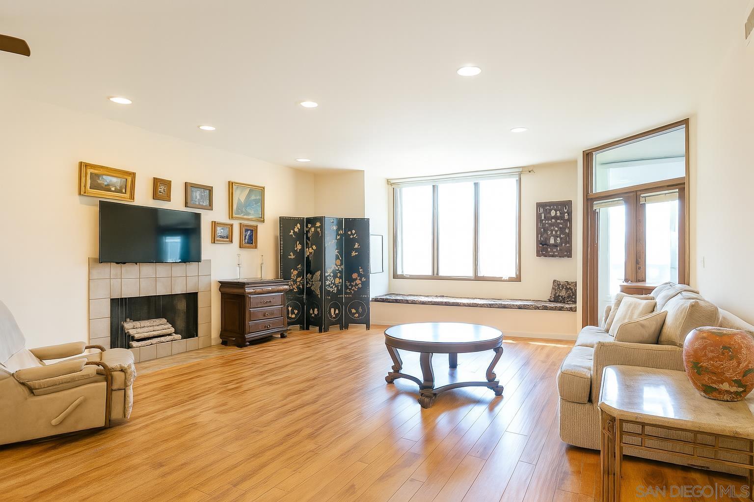 Detail Gallery Image 1 of 1 For 3970  Nobel Dr  #201,  San Diego,  CA 92122 - 2 Beds | 2 Baths