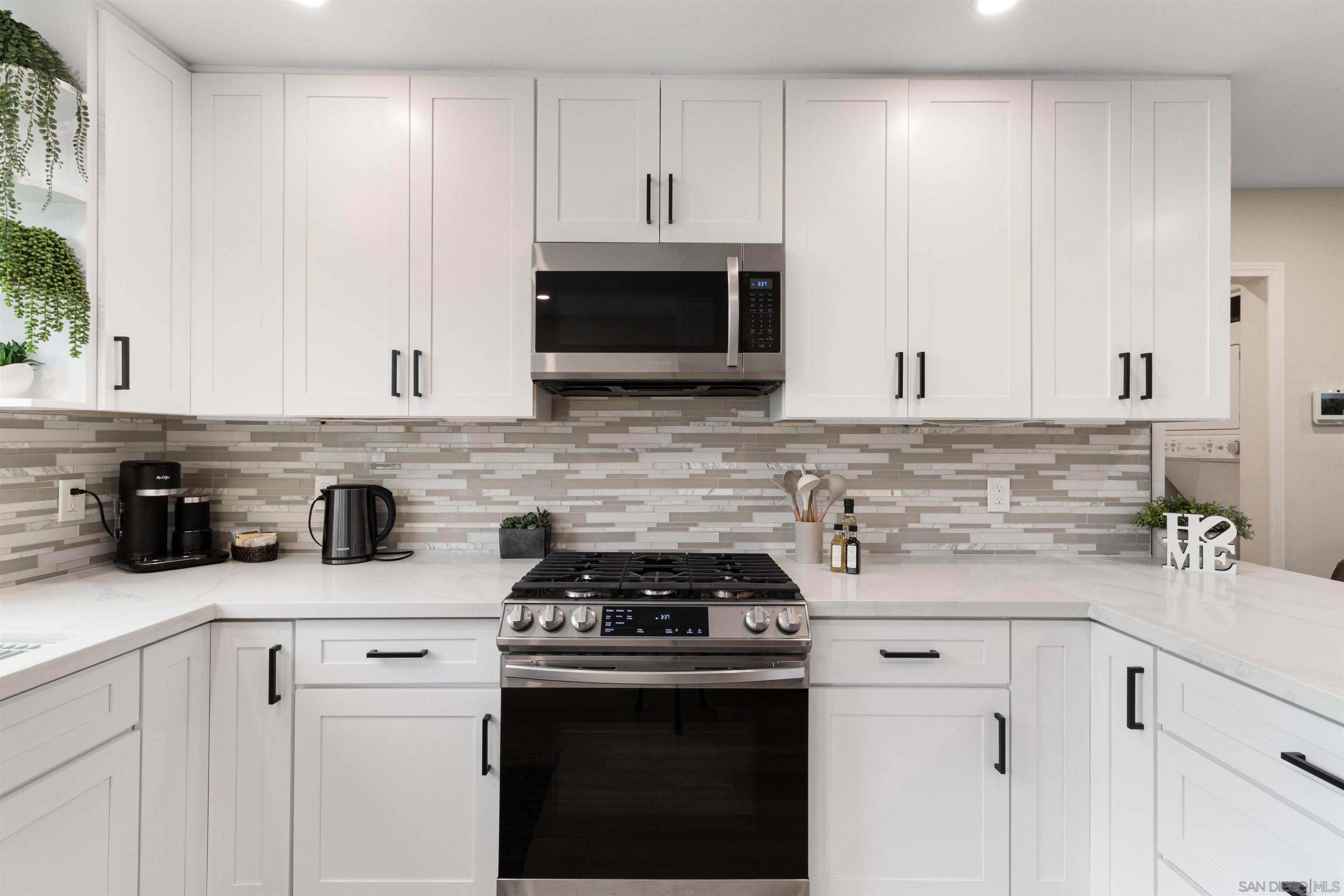 Detail Gallery Image 12 of 43 For 6665  Amherst, San Diego,  CA 92115 - 3 Beds | 2 Baths