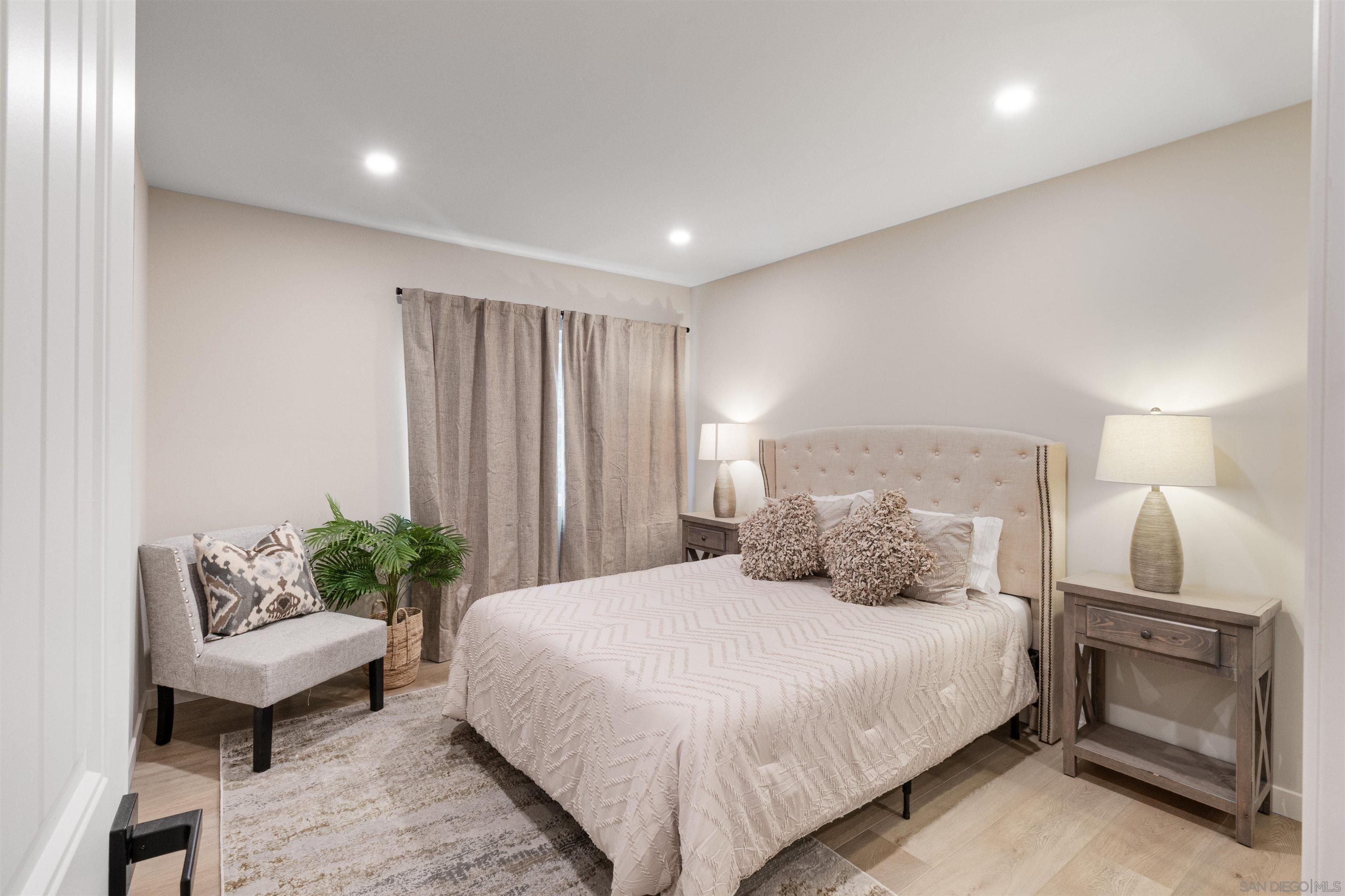 Detail Gallery Image 17 of 35 For 6665  Amherst, San Diego,  CA 92115 - 3 Beds | 2 Baths