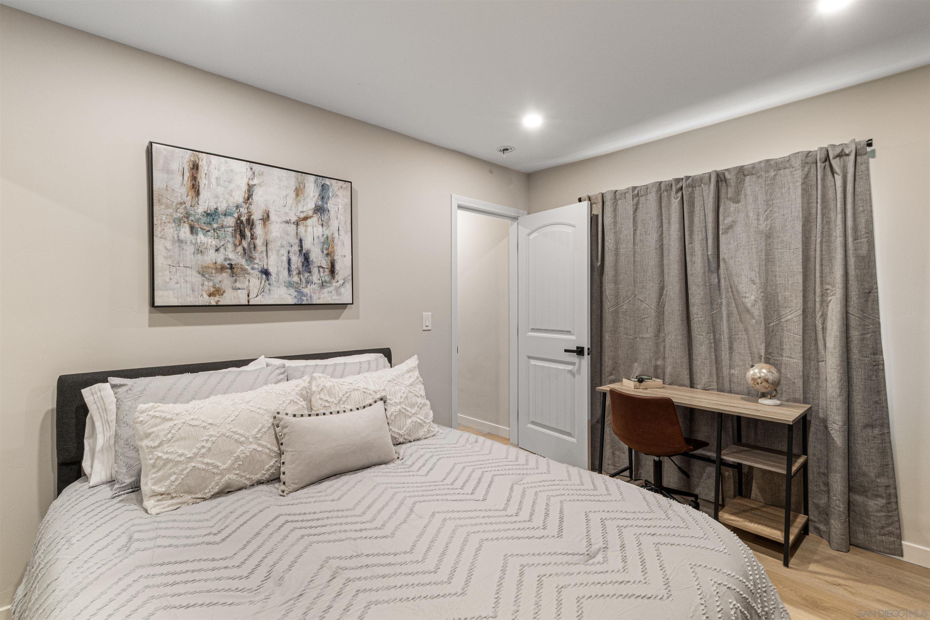 Detail Gallery Image 6 of 35 For 6665  Amherst, San Diego,  CA 92115 - 3 Beds | 2 Baths