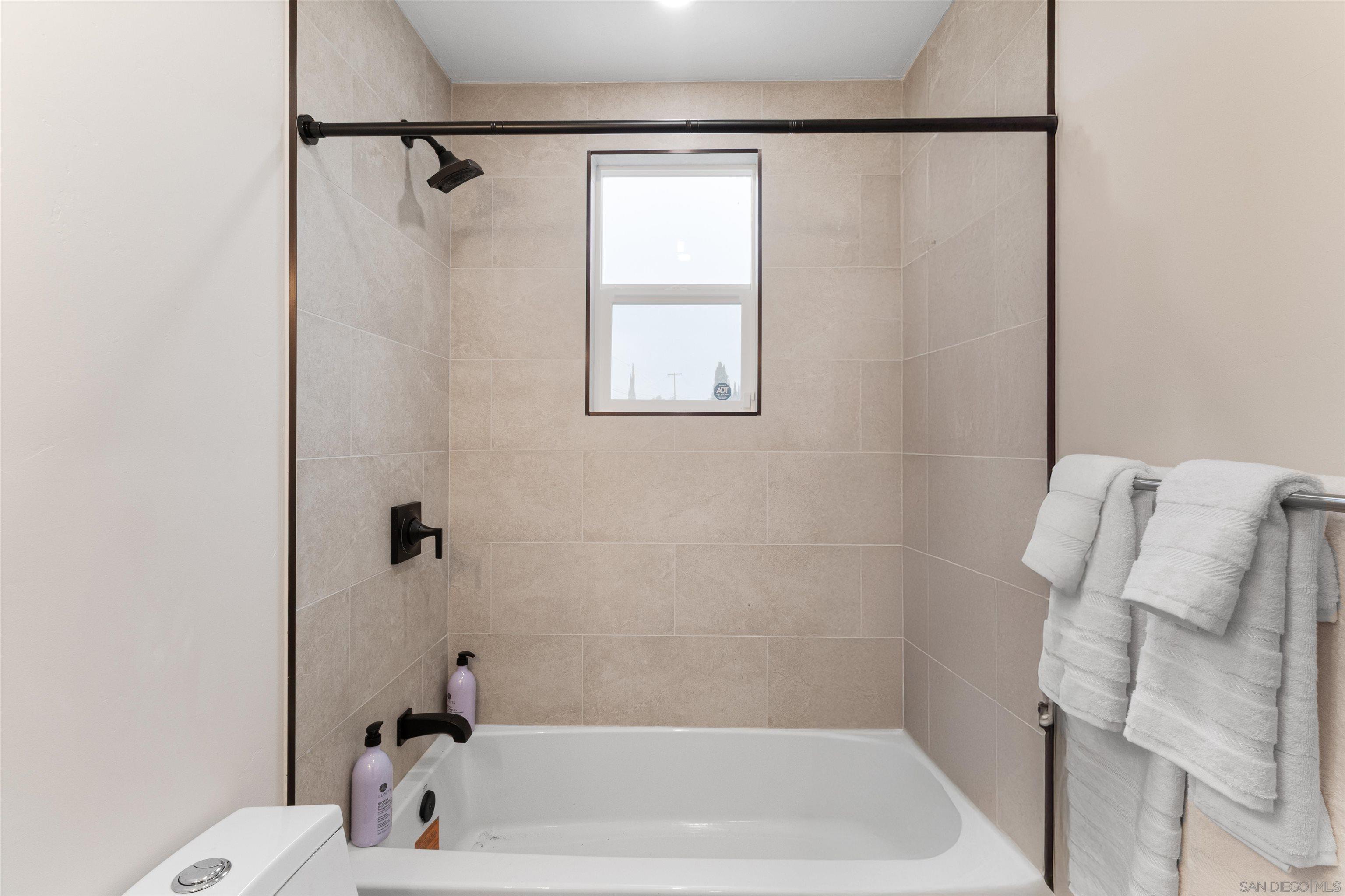 Detail Gallery Image 8 of 35 For 6665  Amherst, San Diego,  CA 92115 - 3 Beds | 2 Baths