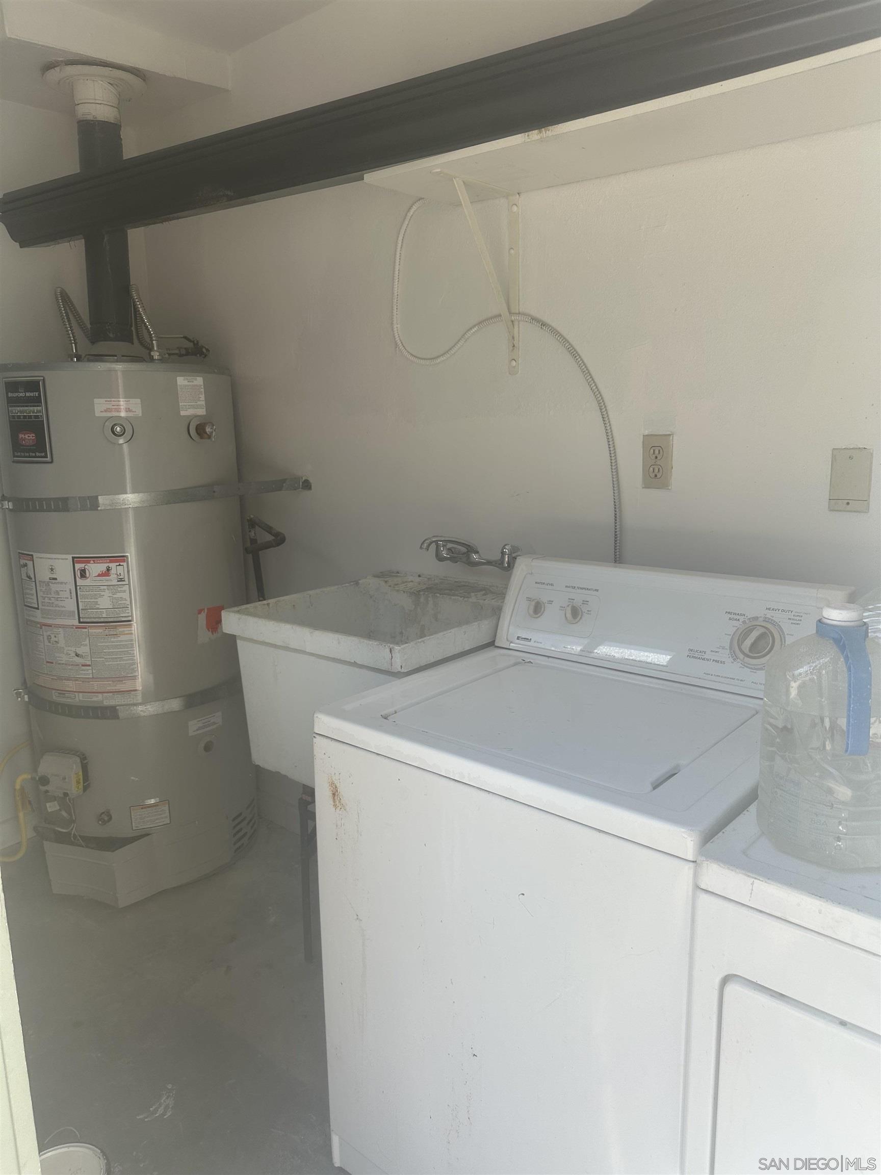 Detail Gallery Image 7 of 7 For 4281  College Ave, San Diego,  CA 92115 - 6 Beds | 5 Baths