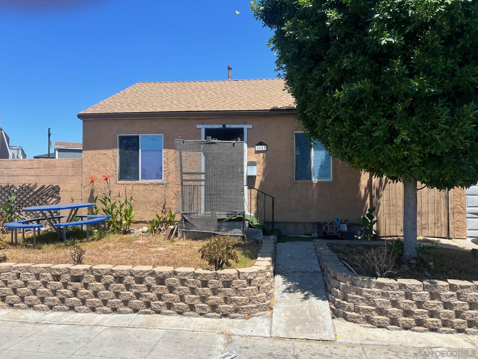 Detail Gallery Image 1 of 1 For 3653  Euclid Ave, San Diego,  CA 92105 - 2 Beds | 1 Baths