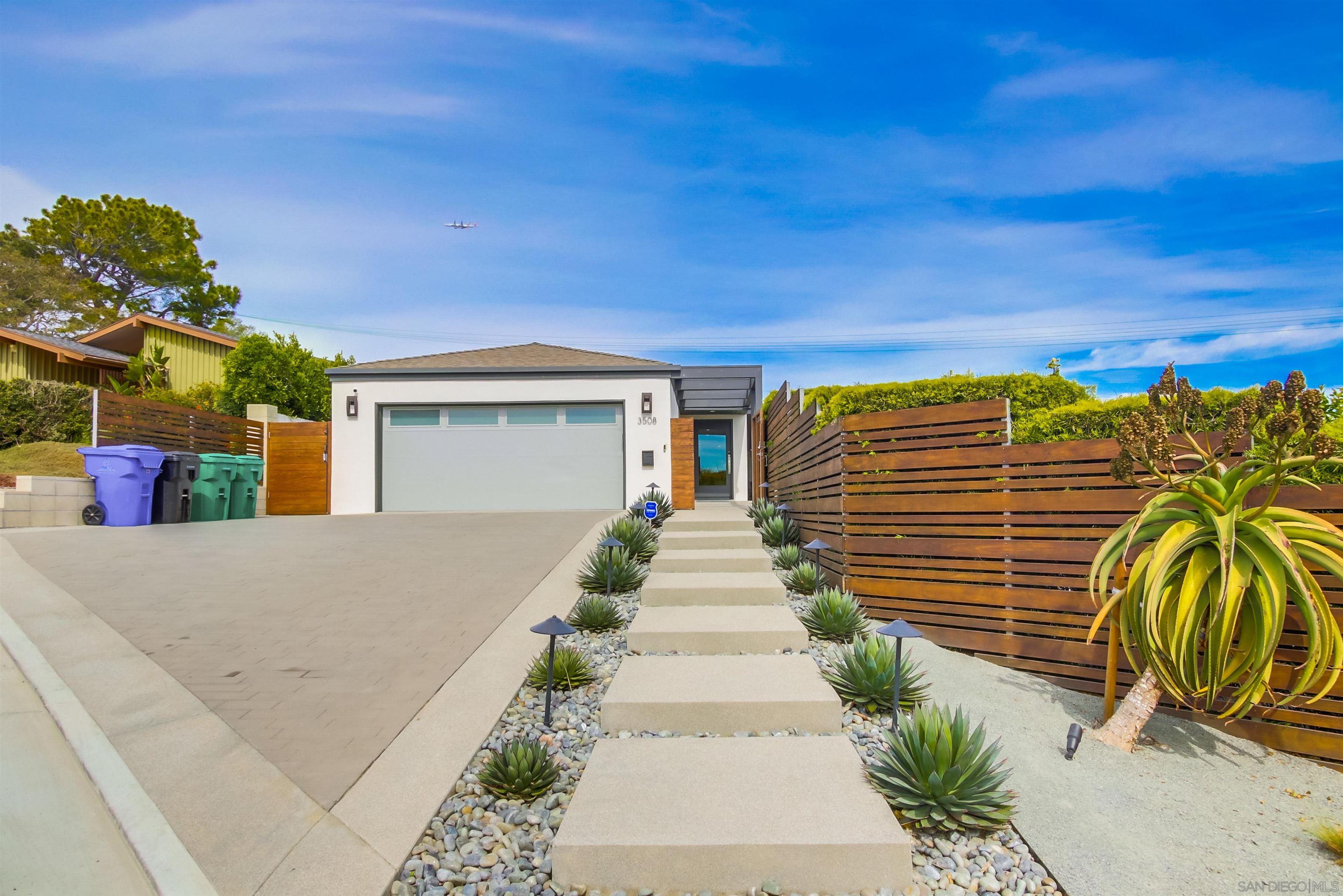 Detail Gallery Image 1 of 1 For 3508  Lowell Way, San Diego,  CA 92106 - 4 Beds | 3/1 Baths