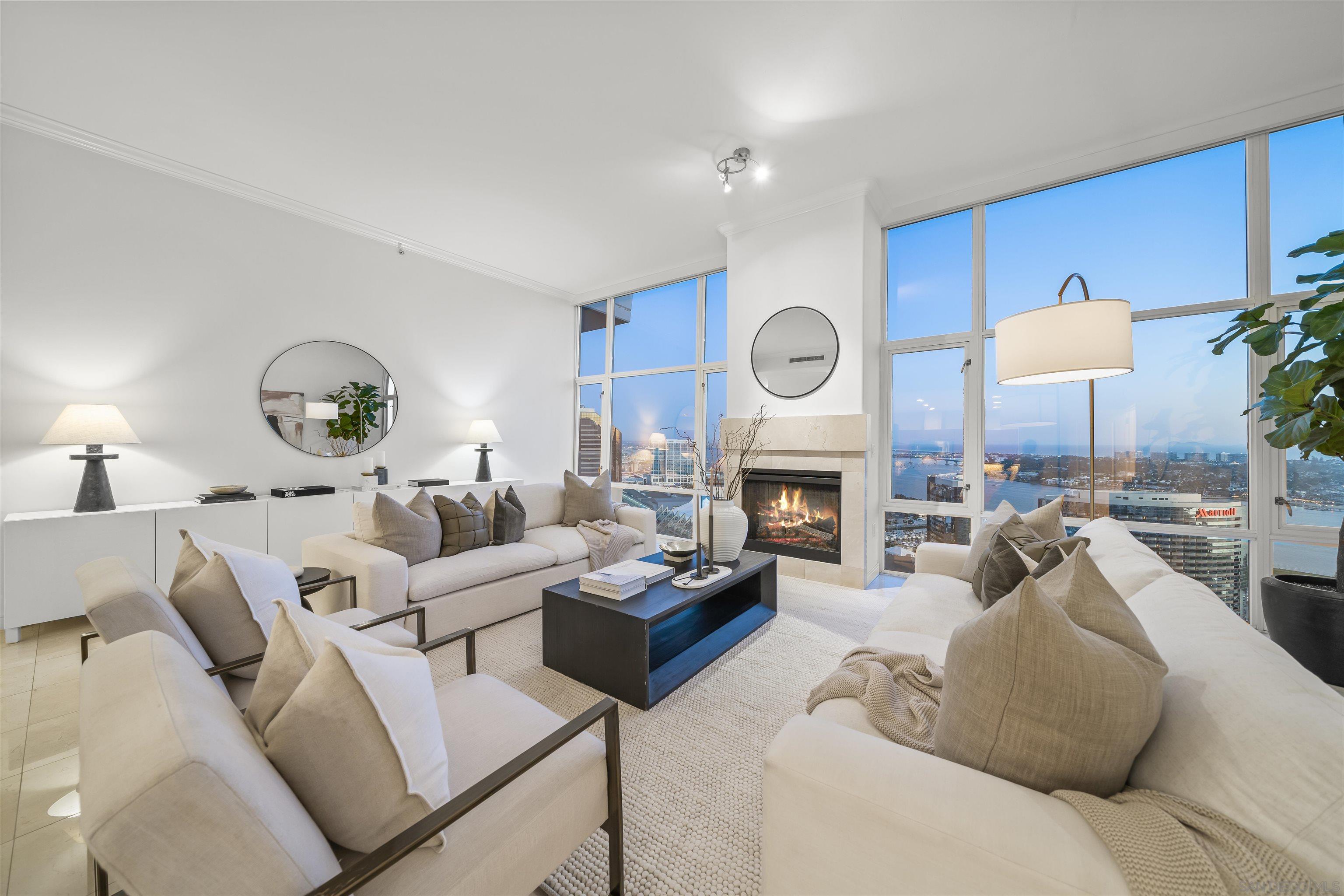 Detail Gallery Image 1 of 1 For 550  Front St  #3201,  San Diego,  CA 92101 - 4 Beds | 2/1 Baths
