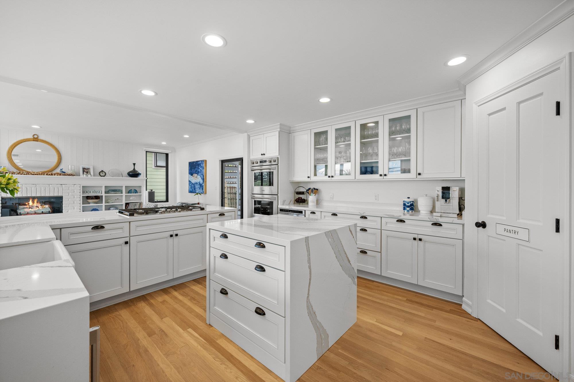 Detail Gallery Image 10 of 33 For 778  La Canada St, La Jolla,  CA 92037 - 4 Beds | 3/1 Baths