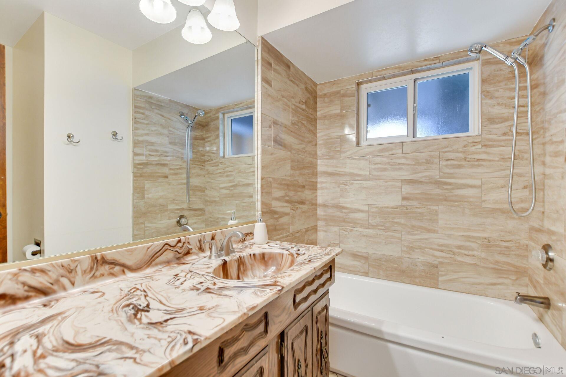 Detail Gallery Image 16 of 67 For , Lakewood,  CA 90715 - 3 Beds | 2 Baths