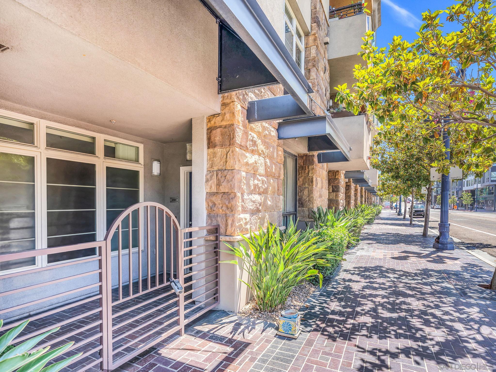 Detail Gallery Image 2 of 35 For 1480  Broadway  #2101,  San Diego,  CA 92101 - 1 Beds | 1 Baths