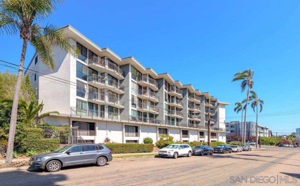 Detail Gallery Image 2 of 43 For 2414  Front St  11c,  San Diego,  CA 92101 - 2 Beds | 2 Baths