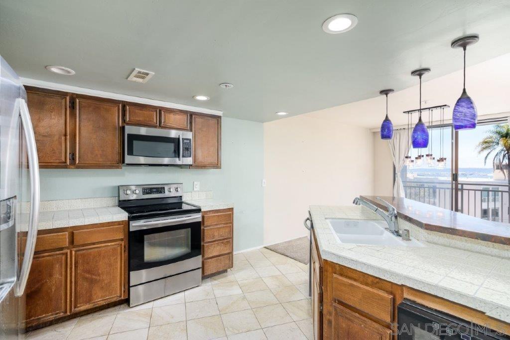 Detail Gallery Image 21 of 43 For 2414  Front St  11c,  San Diego,  CA 92101 - 2 Beds | 2 Baths