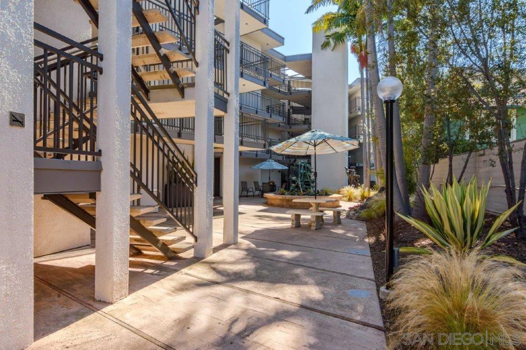 Detail Gallery Image 7 of 43 For 2414  Front St  11c,  San Diego,  CA 92101 - 2 Beds | 2 Baths