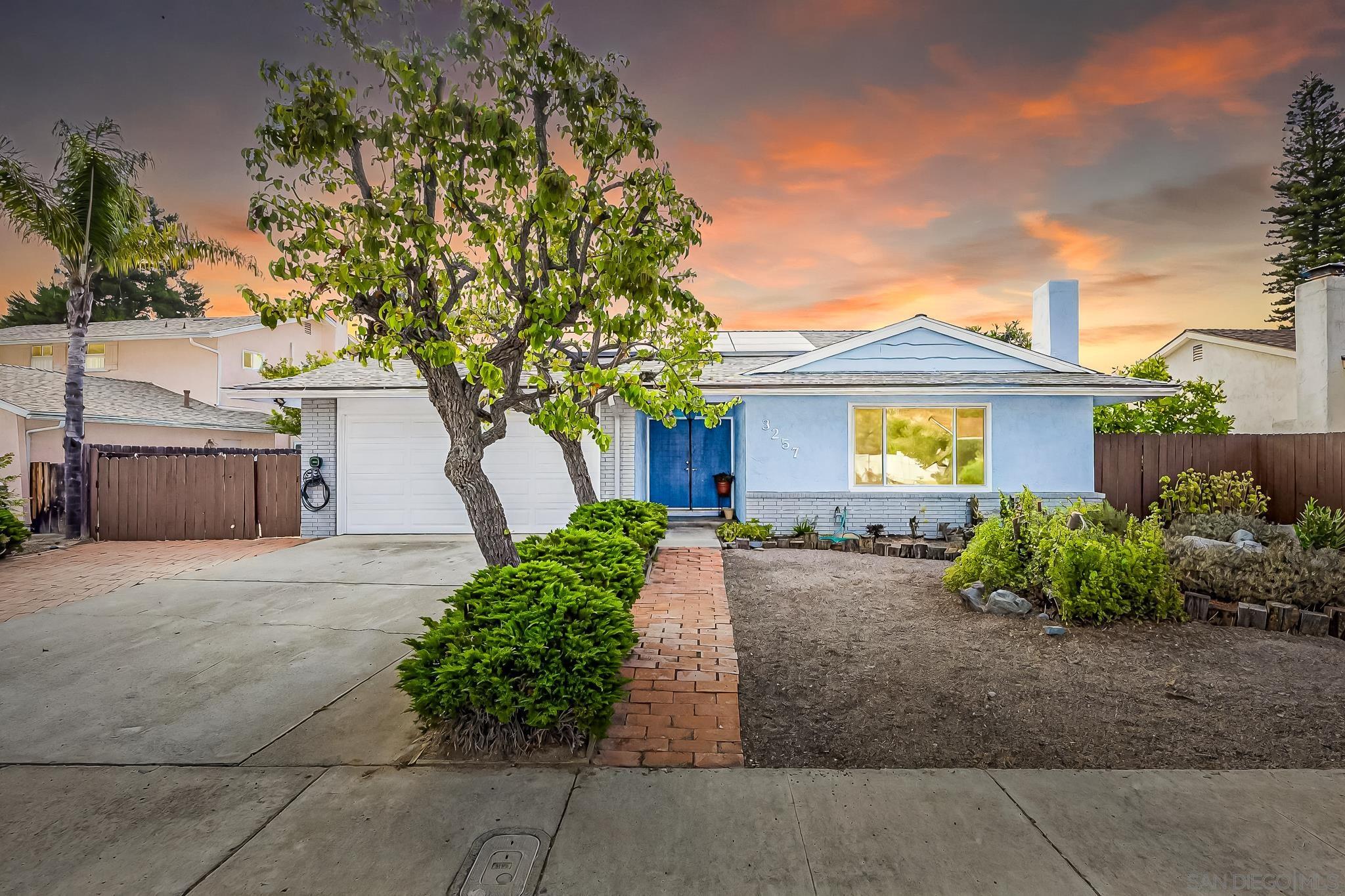 Detail Gallery Image 1 of 1 For 3257  Cristobal Way, Spring Valley,  CA 91977 - 3 Beds | 2 Baths