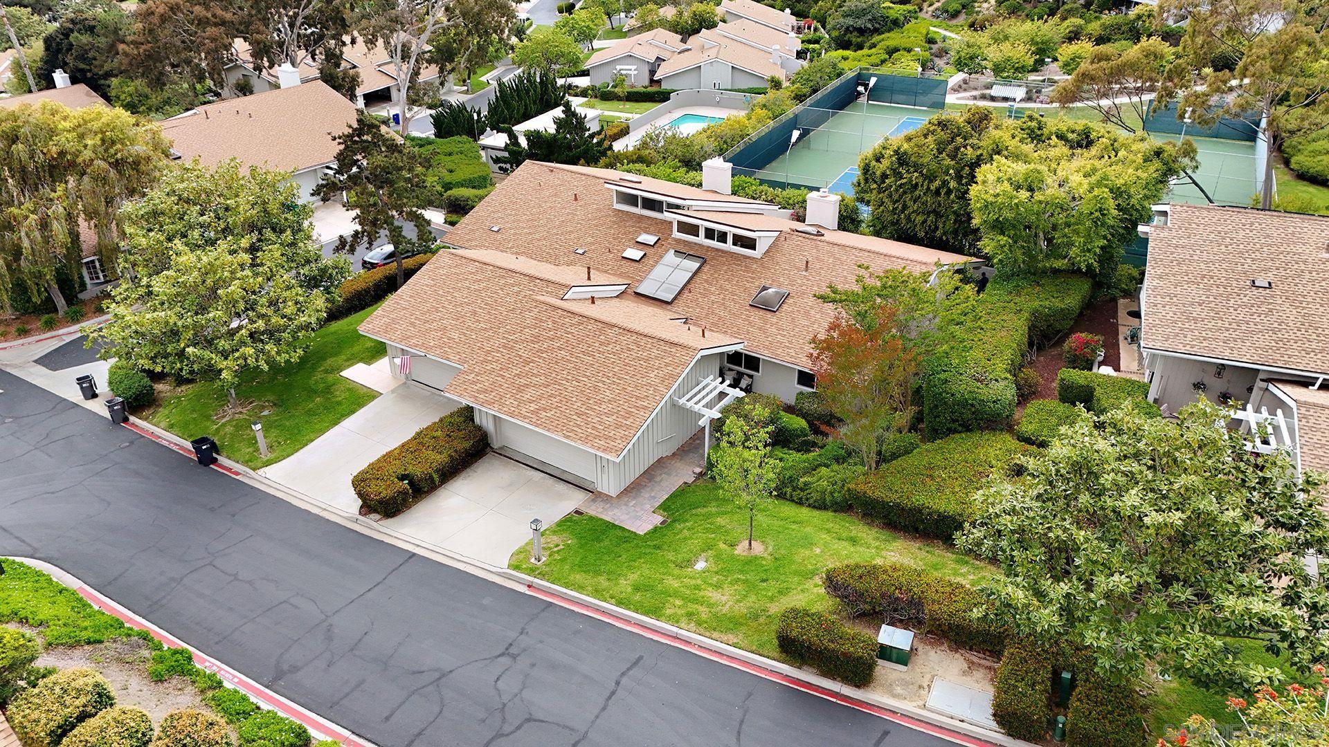 Detail Gallery Image 1 of 1 For 2162  Caminito Circulo Sur, La Jolla,  CA 92037 - 3 Beds | 2 Baths