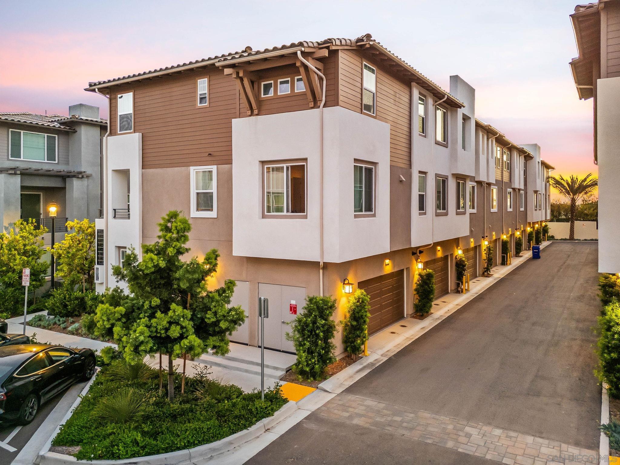 Detail Gallery Image 1 of 1 For 13040  Lumen Way, San Diego,  CA 92130 - 3 Beds | 3/1 Baths