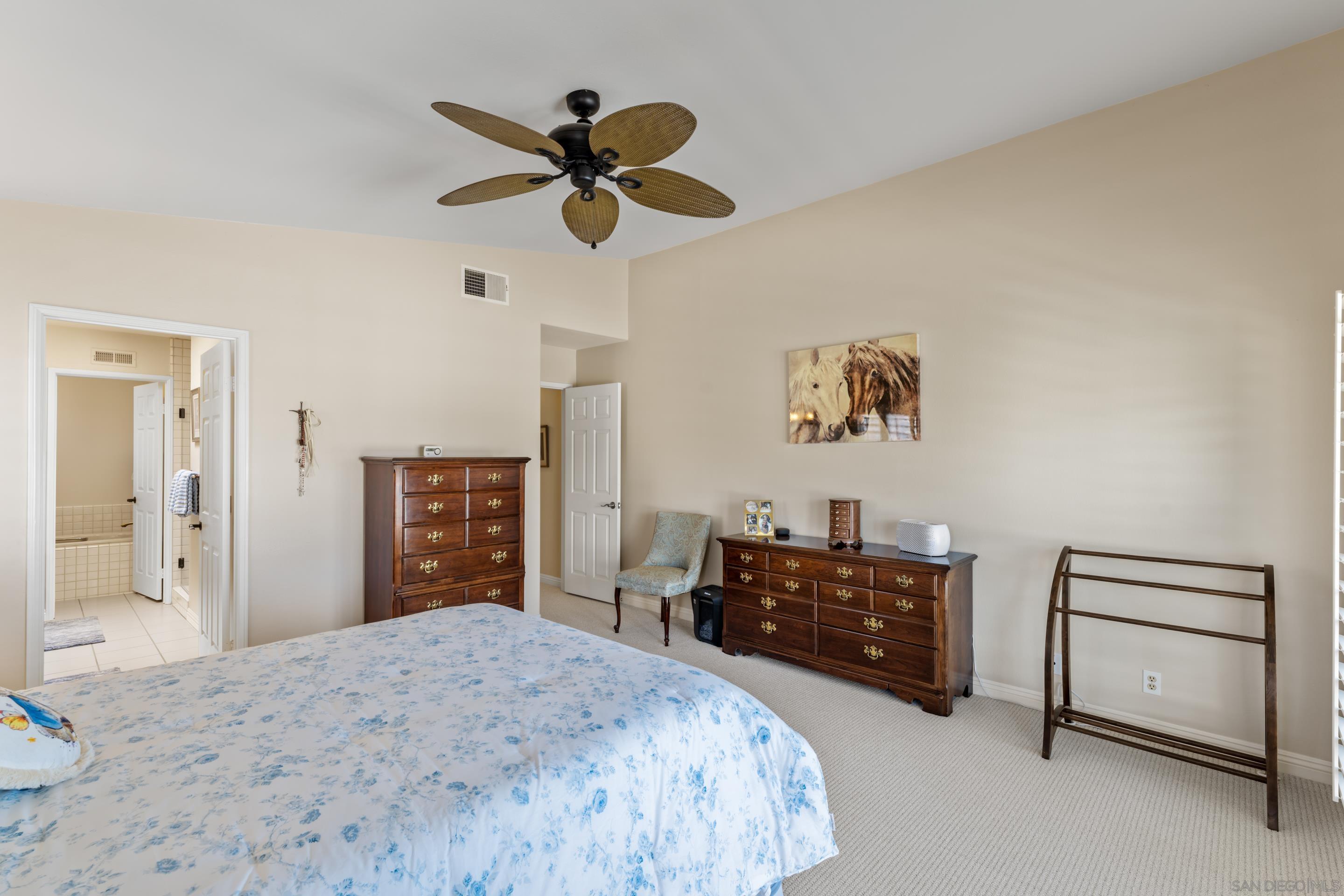 Detail Gallery Image 20 of 36 For 18018  Calle Estepona, San Diego,  CA 92128 - 2 Beds | 2 Baths
