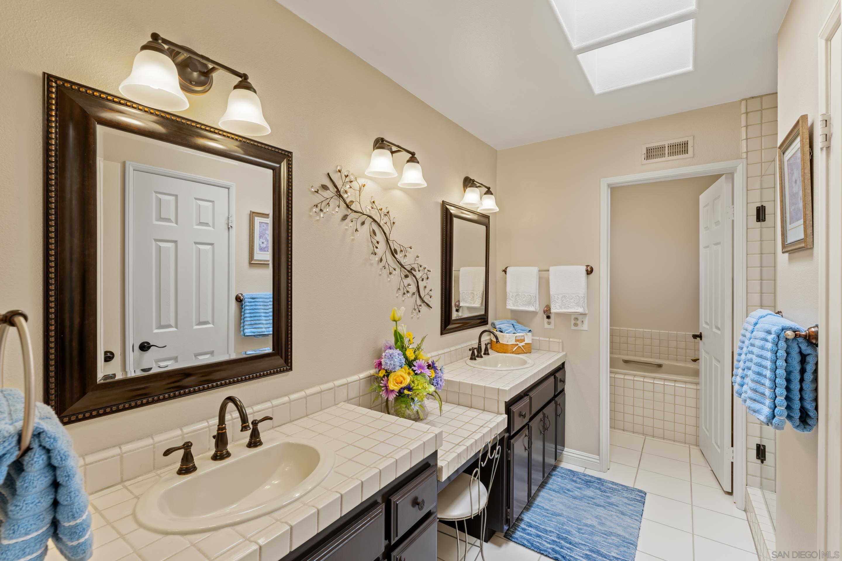 Detail Gallery Image 21 of 36 For 18018  Calle Estepona, San Diego,  CA 92128 - 2 Beds | 2 Baths