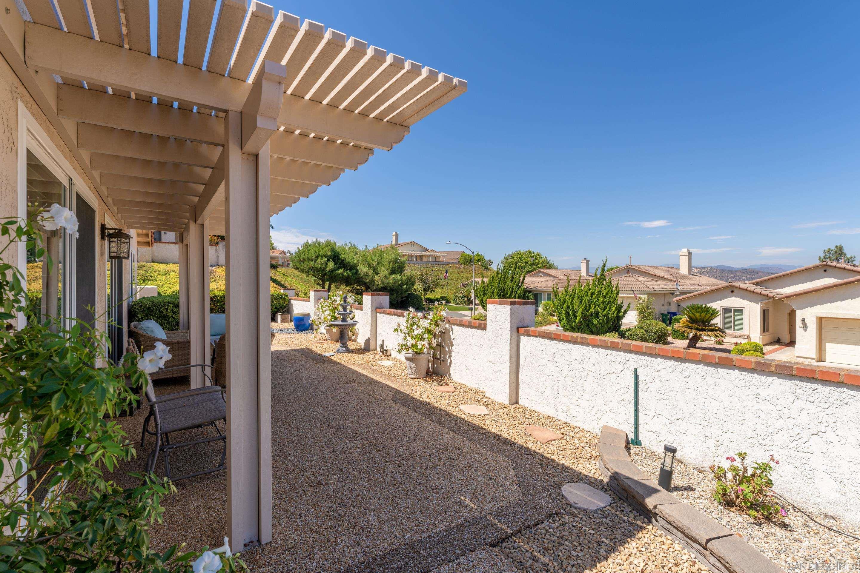 Detail Gallery Image 33 of 36 For 18018  Calle Estepona, San Diego,  CA 92128 - 2 Beds | 2 Baths