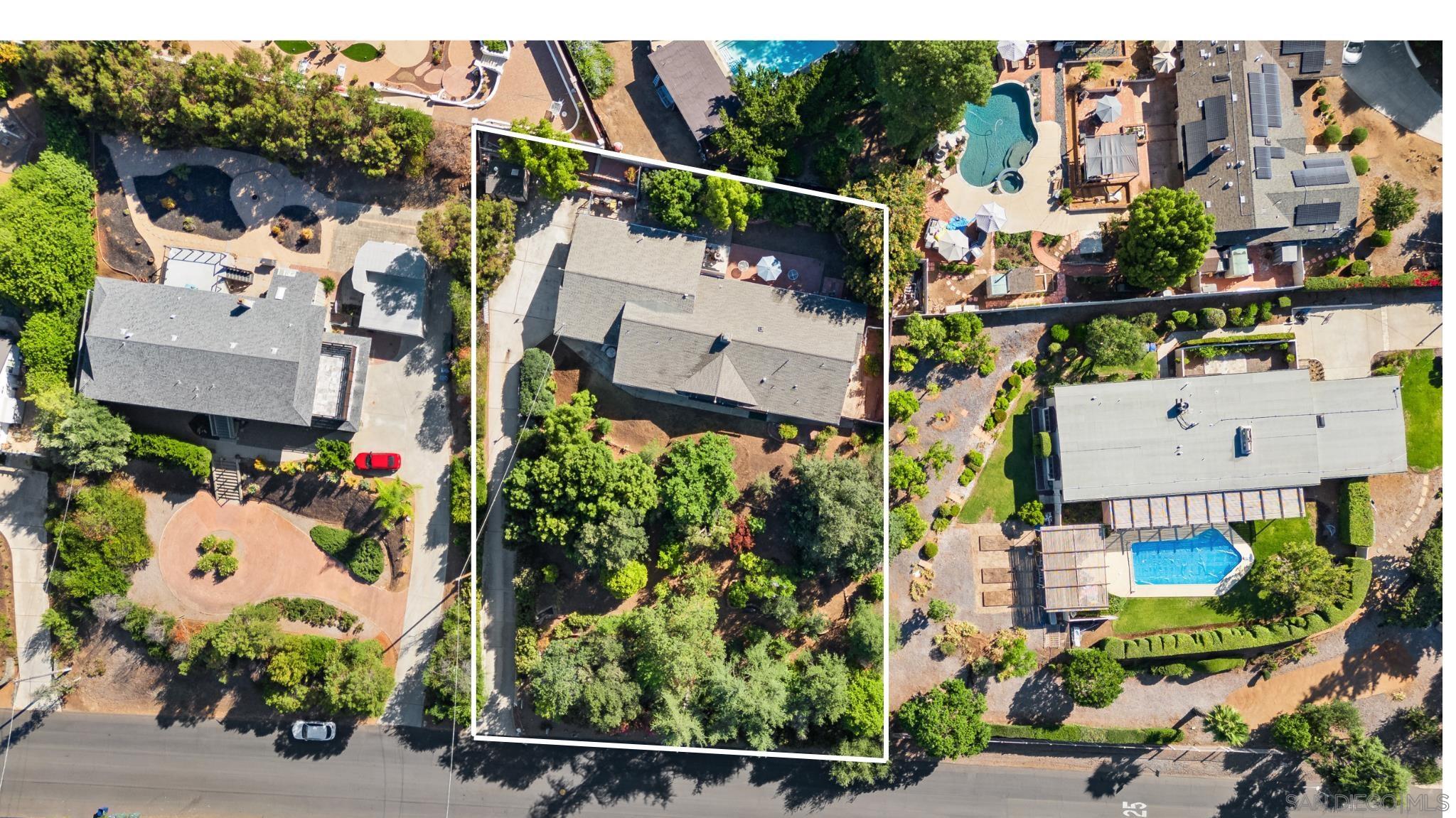 Detail Gallery Image 1 of 1 For 12830  Avenida La Valencia, Poway,  CA 92064 - 4 Beds | 3 Baths