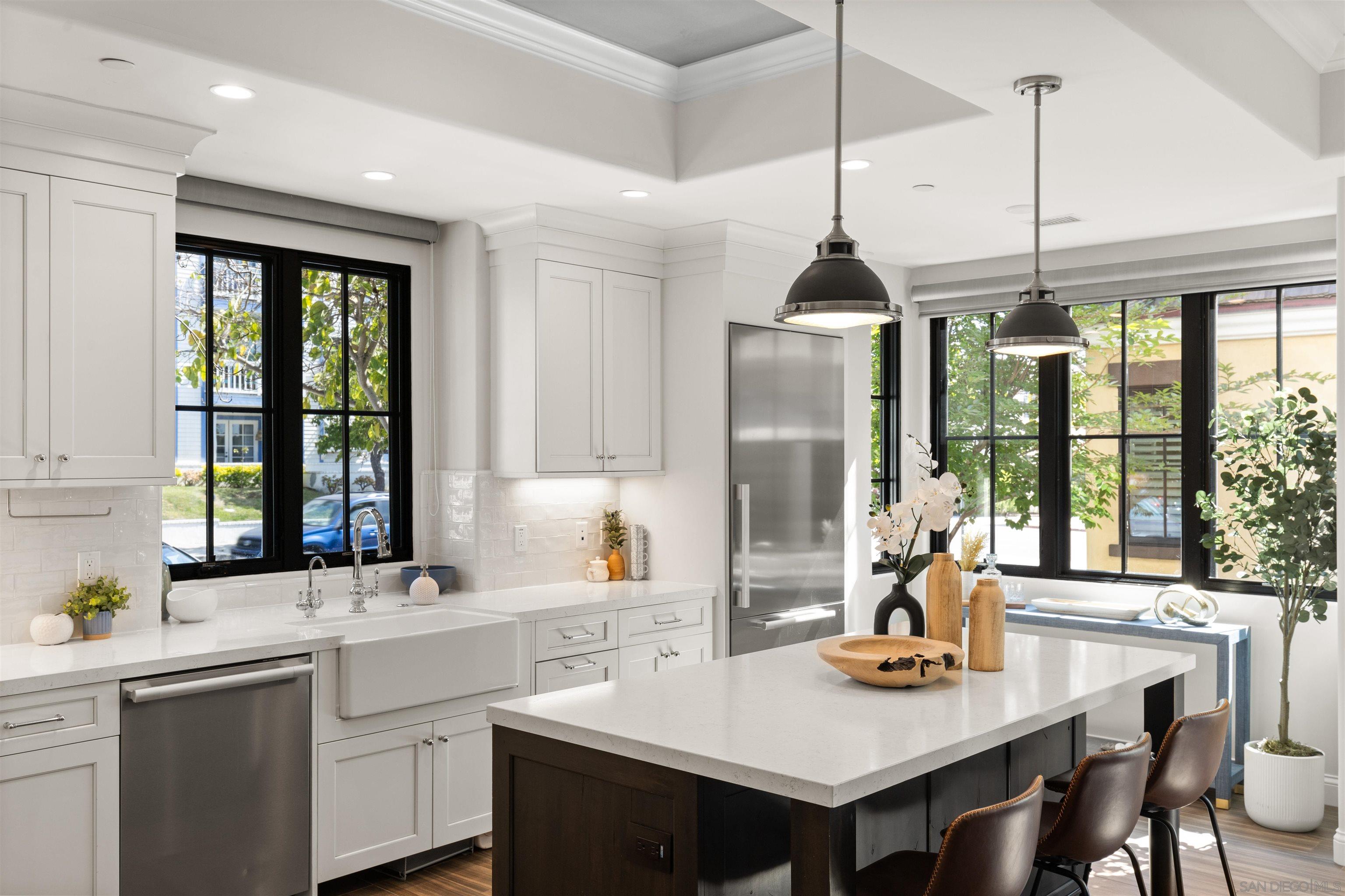 Detail Gallery Image 13 of 44 For 708  Silver Street, La Jolla,  CA 92037 - 4 Beds | 4 Baths