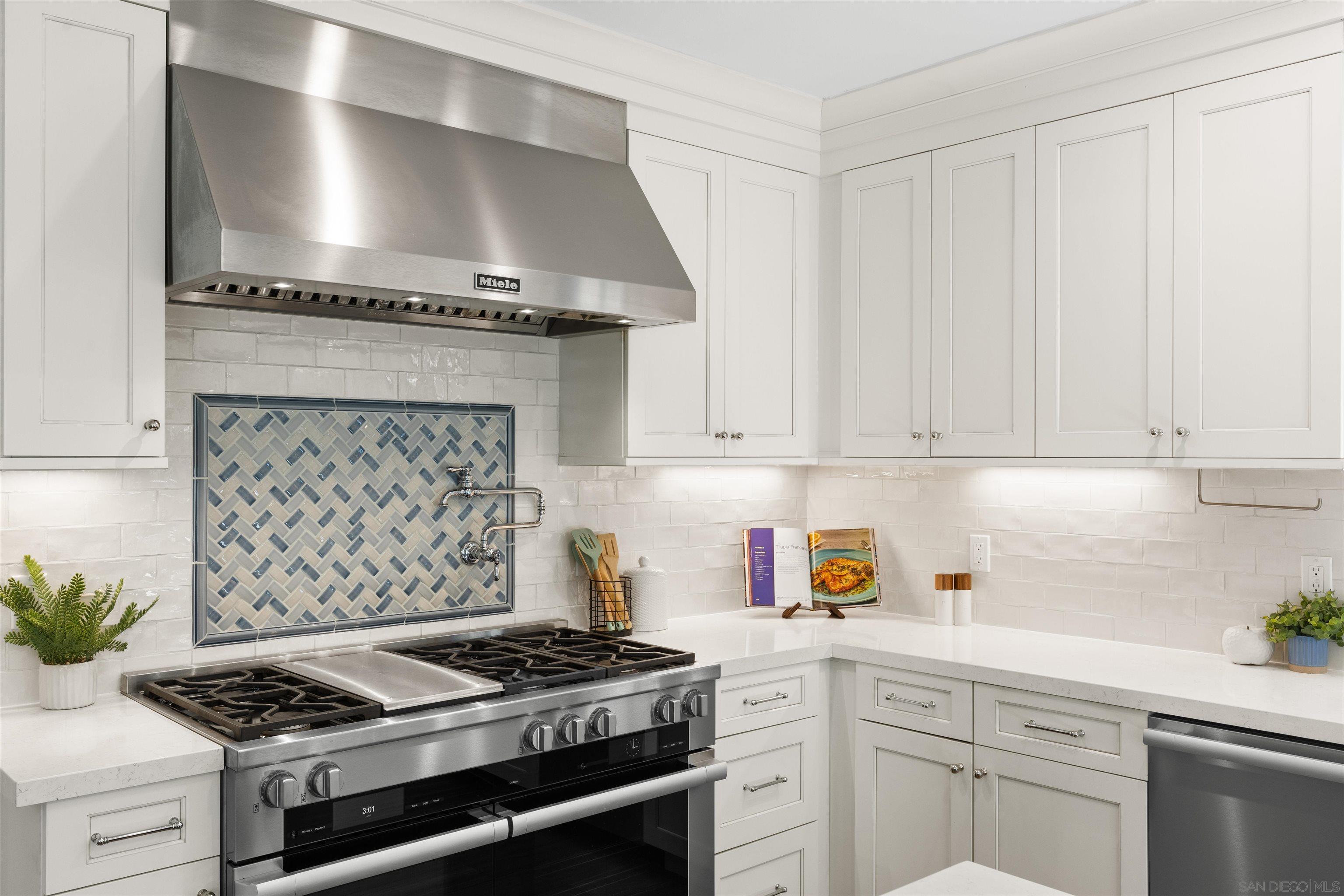 Detail Gallery Image 16 of 44 For 708  Silver Street, La Jolla,  CA 92037 - 4 Beds | 4 Baths