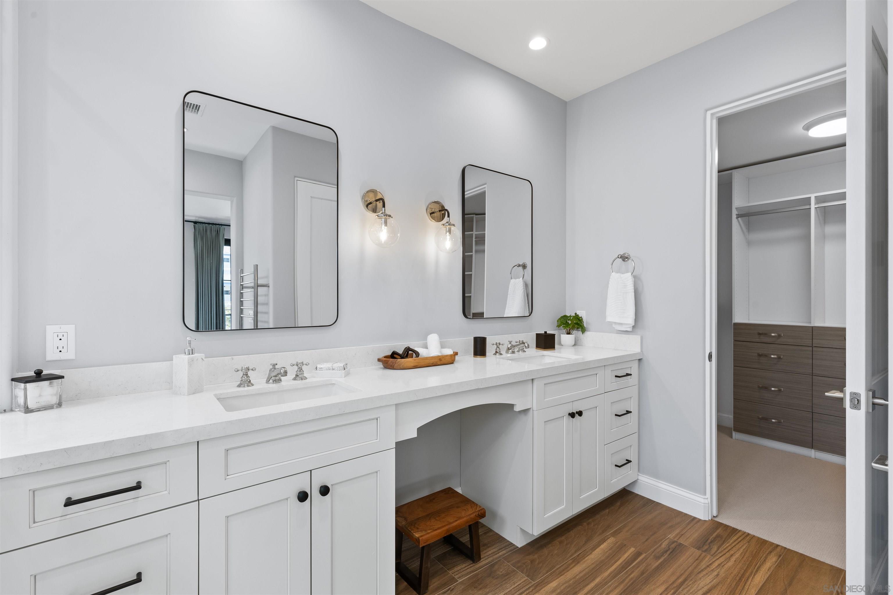 Detail Gallery Image 28 of 44 For 708  Silver Street, La Jolla,  CA 92037 - 4 Beds | 4 Baths