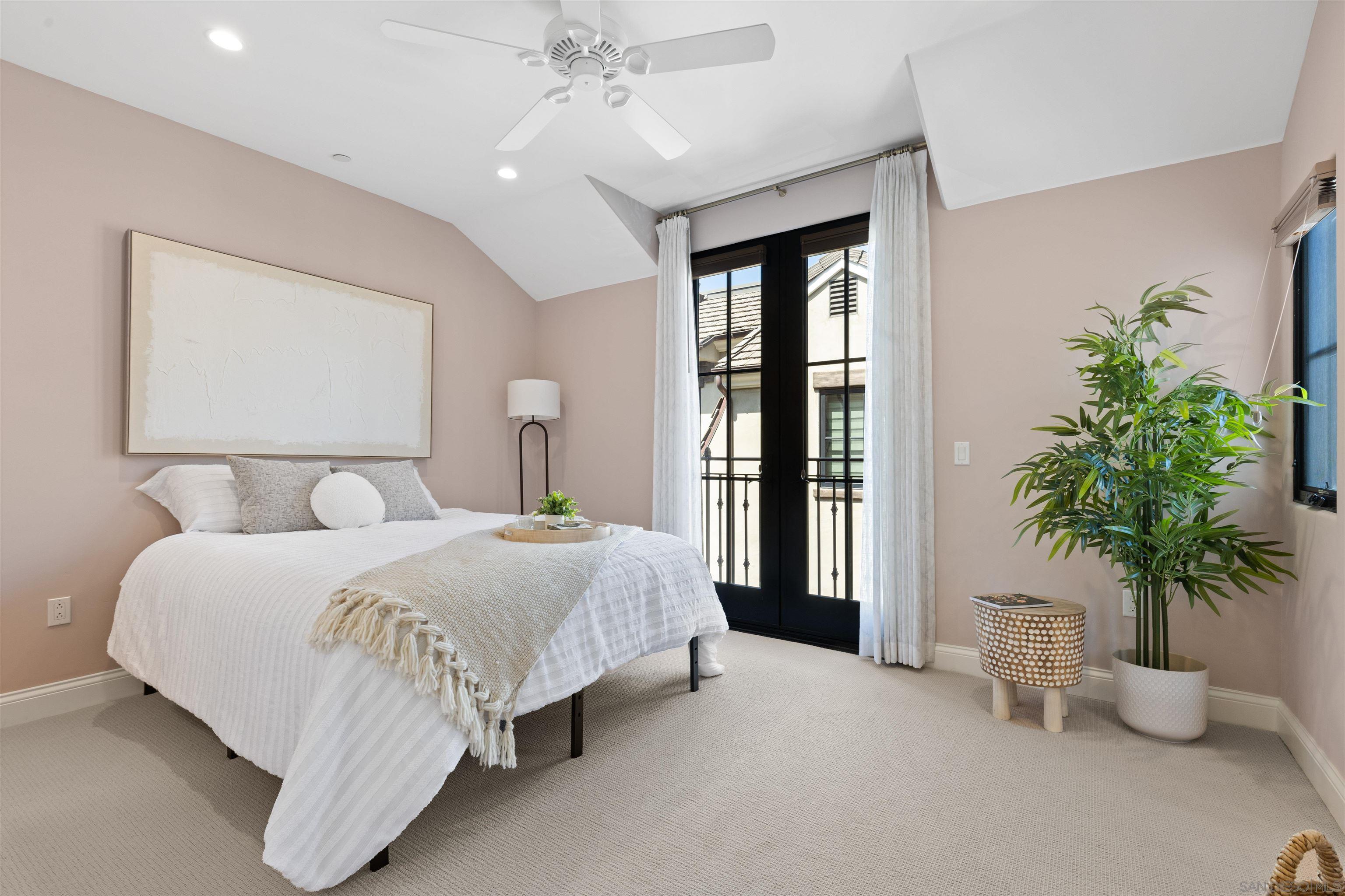 Detail Gallery Image 32 of 44 For 708  Silver Street, La Jolla,  CA 92037 - 4 Beds | 4 Baths