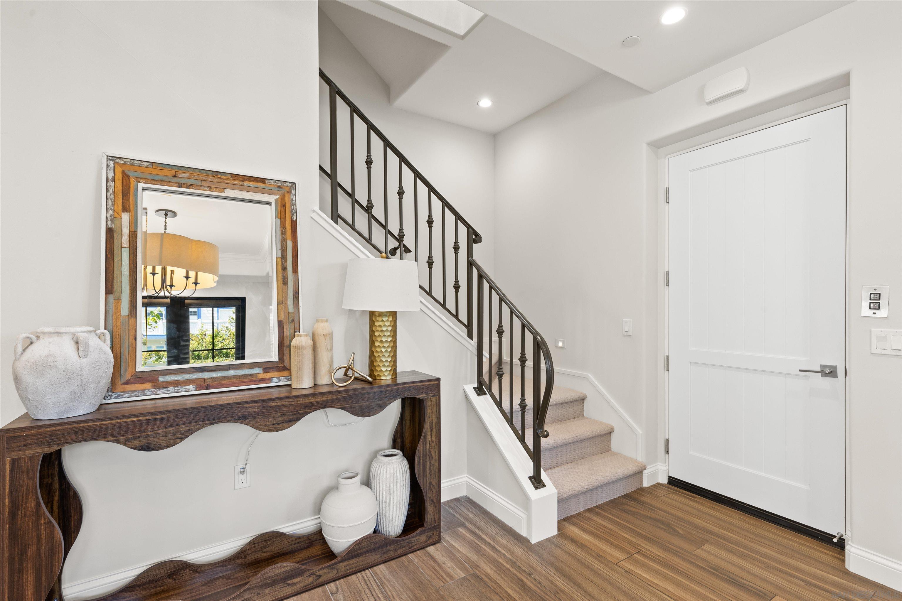 Detail Gallery Image 8 of 44 For 708  Silver Street, La Jolla,  CA 92037 - 4 Beds | 4 Baths