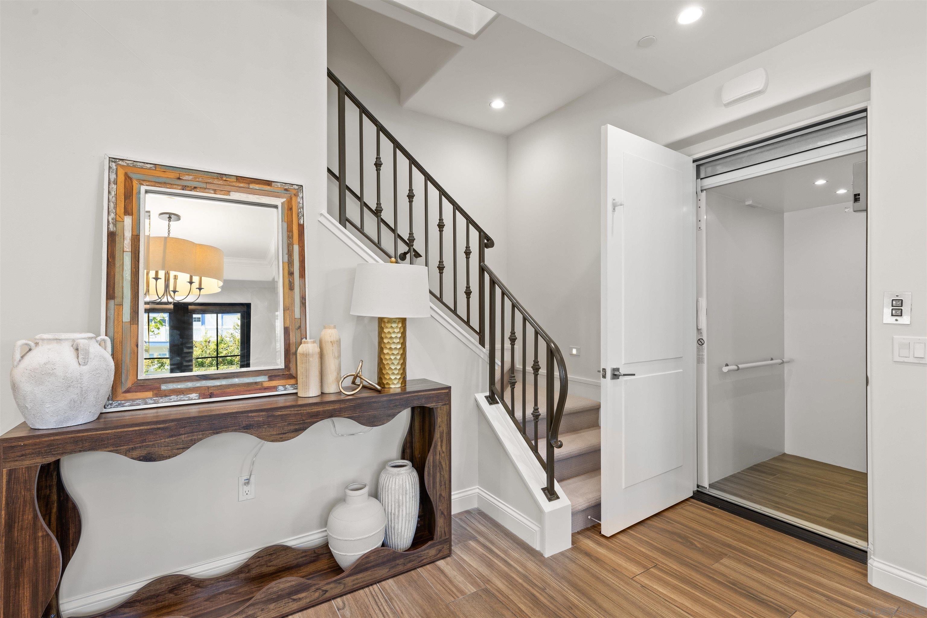 Detail Gallery Image 9 of 44 For 708  Silver Street, La Jolla,  CA 92037 - 4 Beds | 4 Baths