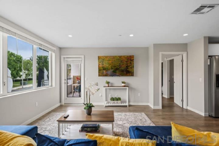 Detail Gallery Image 10 of 20 For 3909  Voltaire St  305, San Diego,  CA 92107 - 2 Beds | 2 Baths