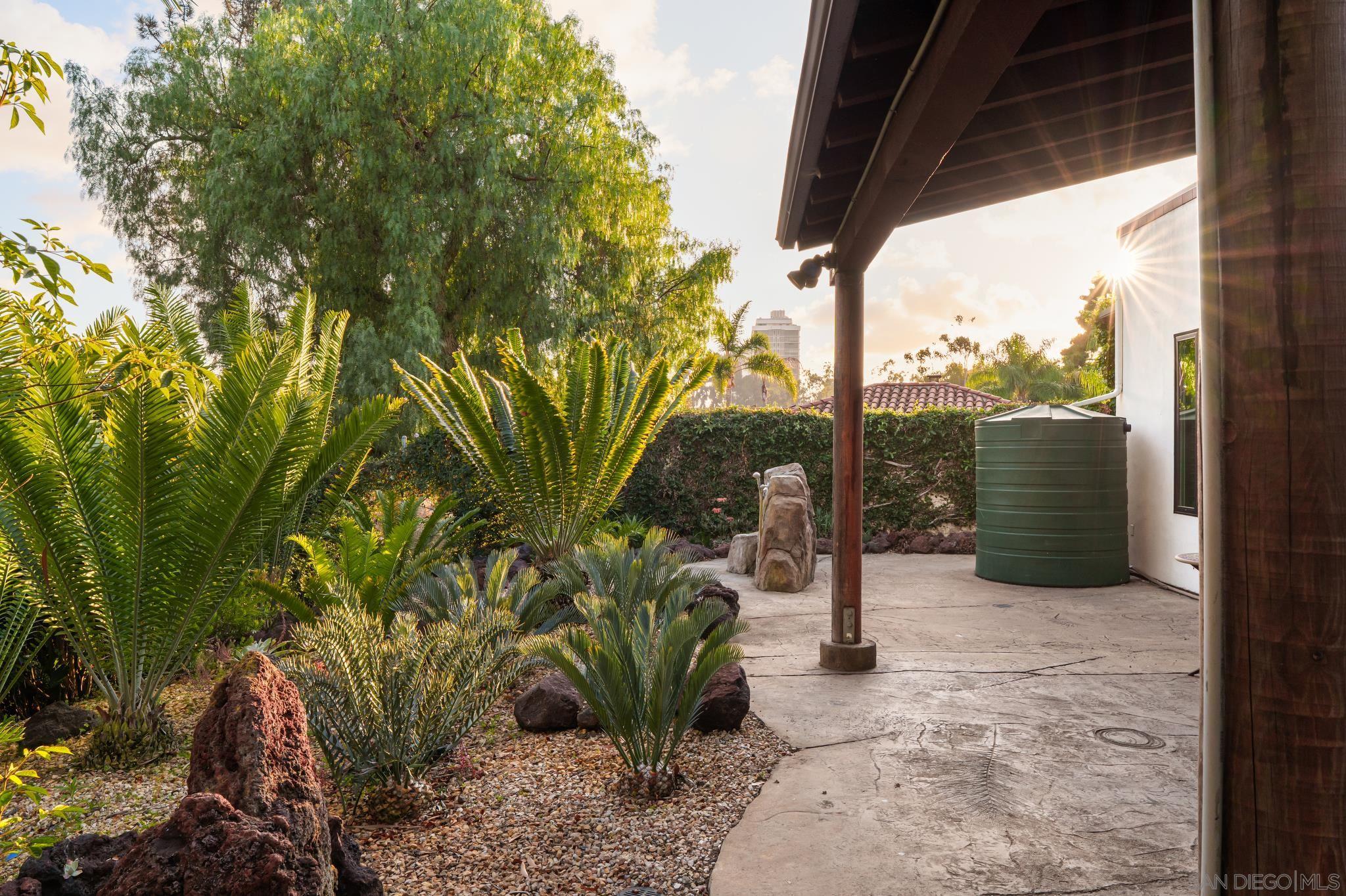 Detail Gallery Image 14 of 26 For 1034  Myrtle Way, San Diego,  CA 92103 - 2 Beds | 2 Baths