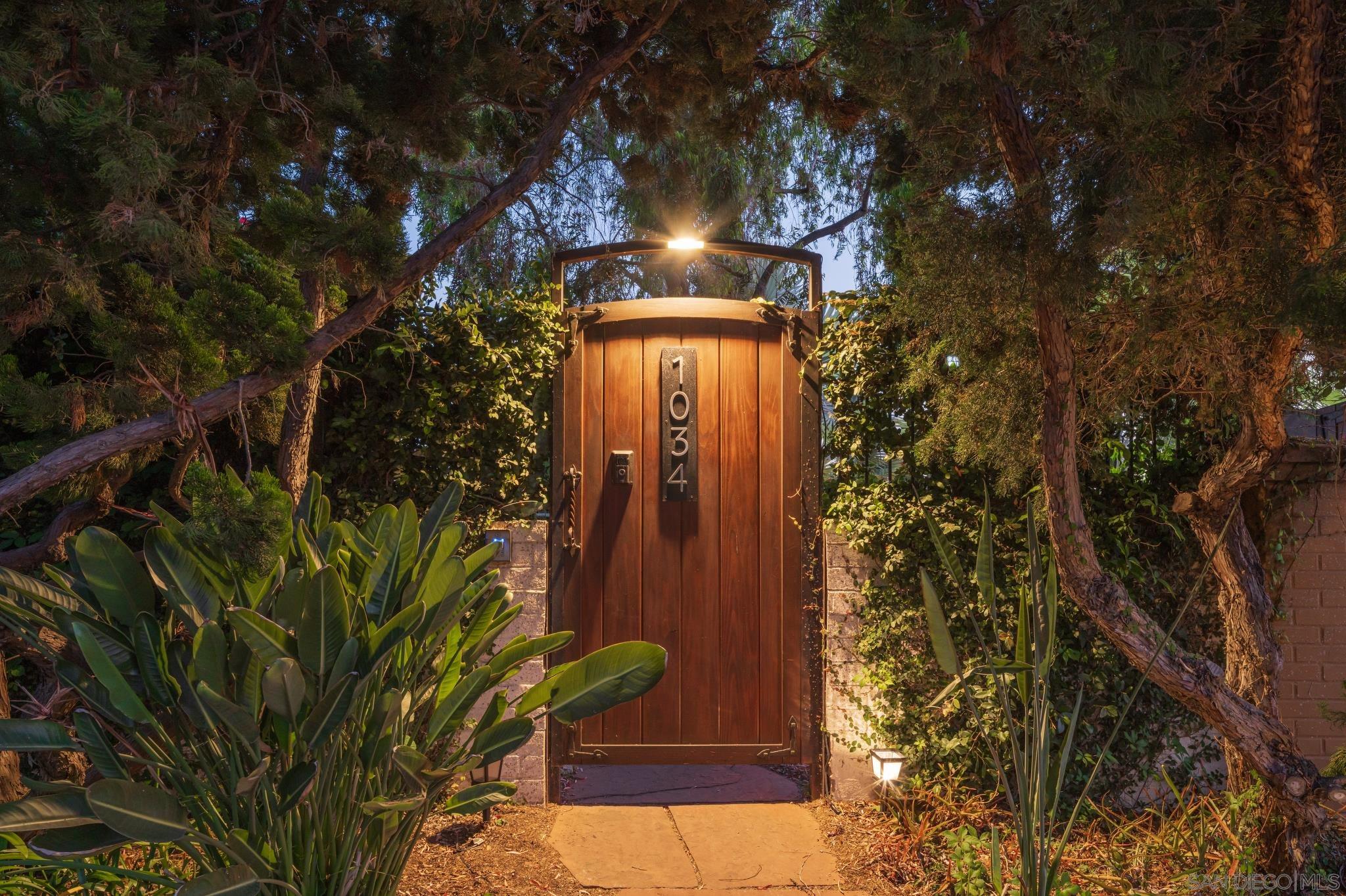 Detail Gallery Image 26 of 26 For 1034  Myrtle Way, San Diego,  CA 92103 - 2 Beds | 2 Baths