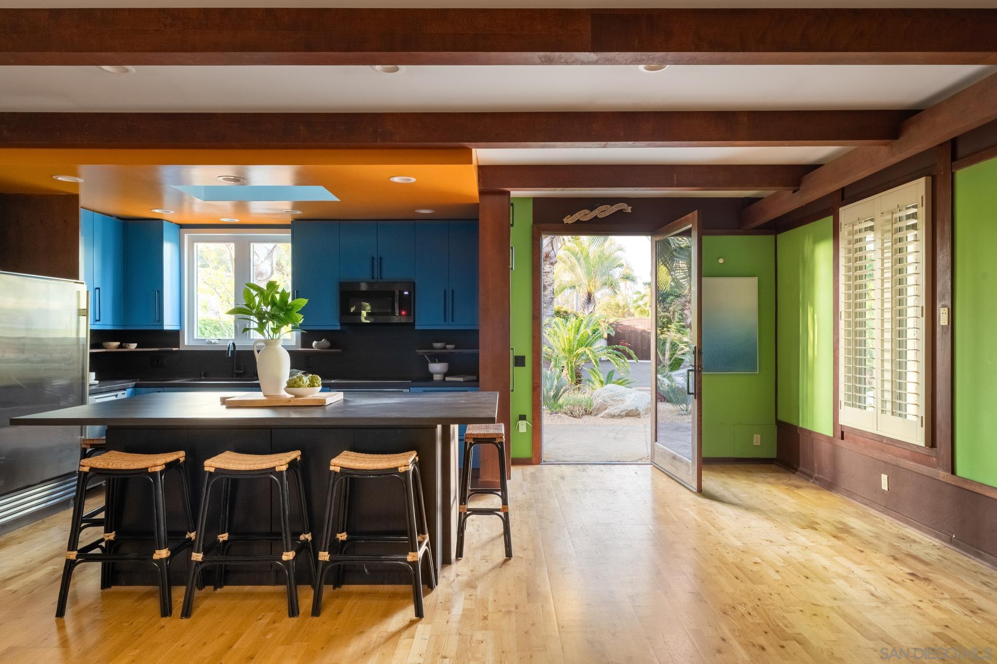 Detail Gallery Image 6 of 26 For 1034  Myrtle Way, San Diego,  CA 92103 - 2 Beds | 2 Baths