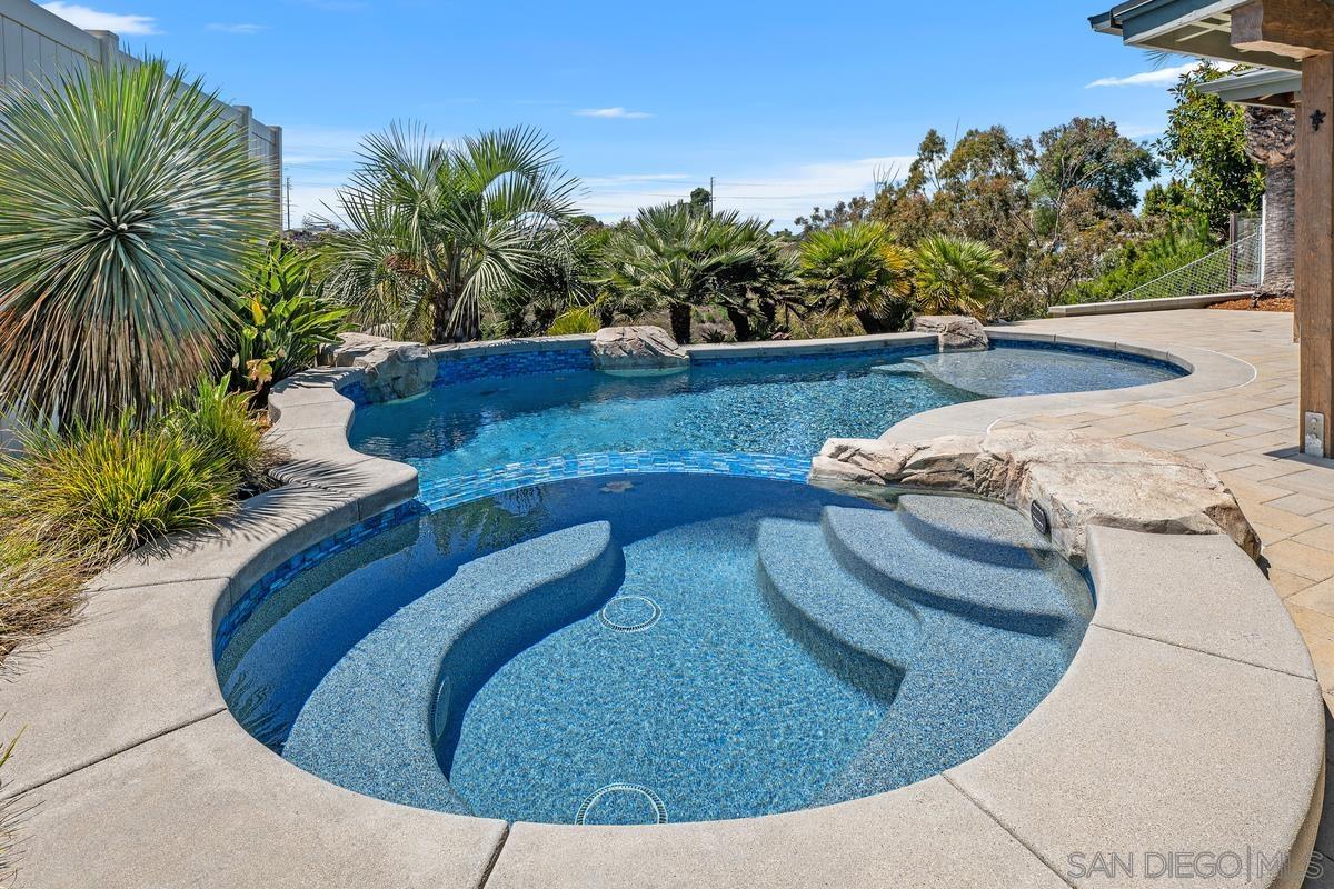 Detail Gallery Image 1 of 1 For 5020  Park Rim Dr, San Diego,  CA 92117 - 3 Beds | 2 Baths