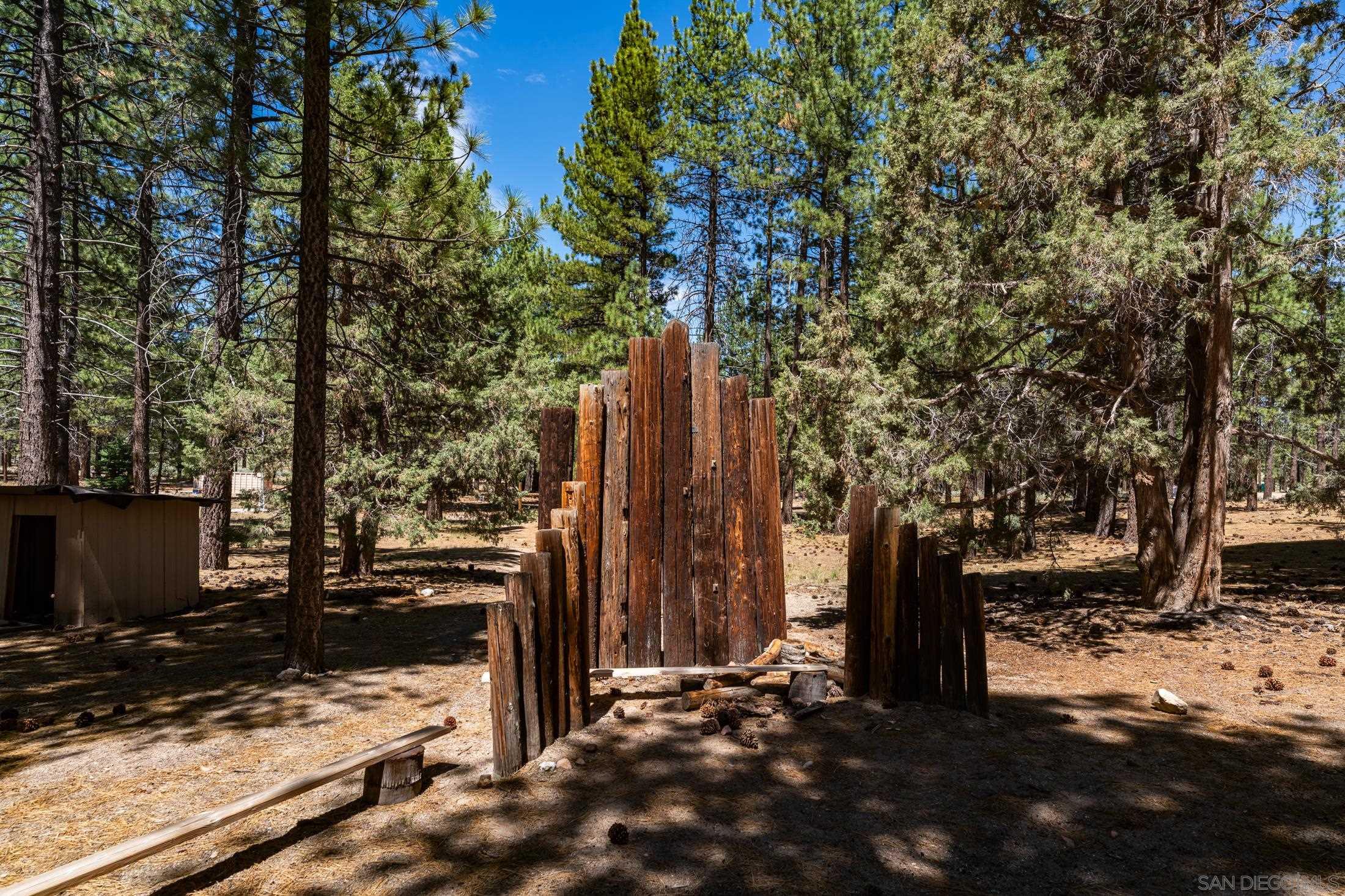 Detail Gallery Image 24 of 28 For , Fawnskin,  CA 92333 - – Beds | – Baths