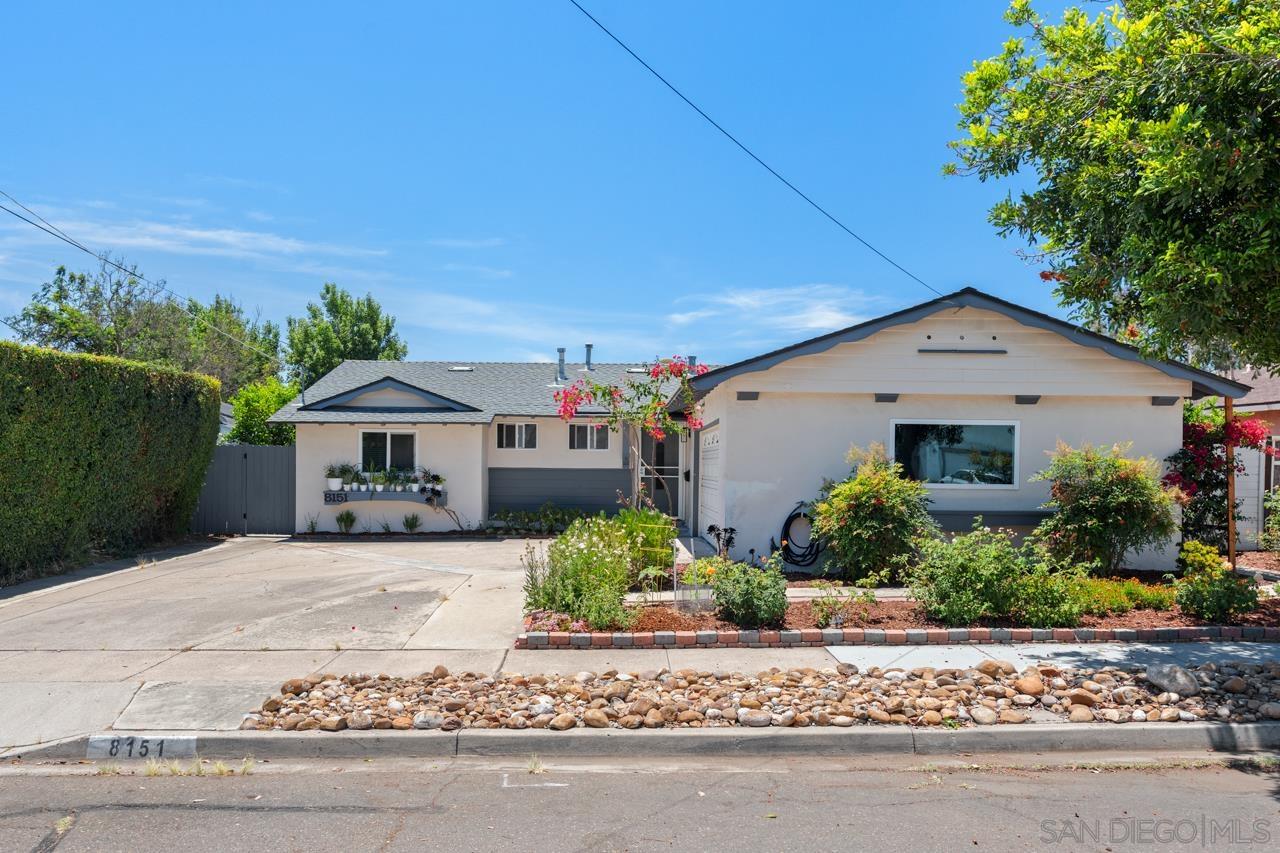 Detail Gallery Image 1 of 1 For 8151  Beaver Lake Dr, San Diego,  CA 92119 - 4 Beds | 3 Baths