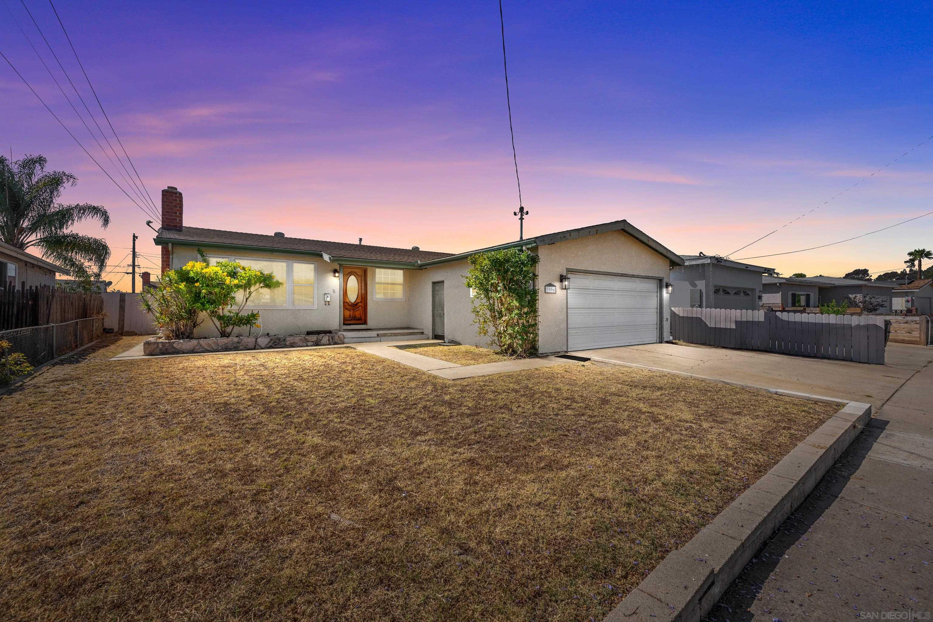 Detail Gallery Image 1 of 1 For 3996  Hatton Street, San Diego,  CA 92111 - 3 Beds | 2 Baths