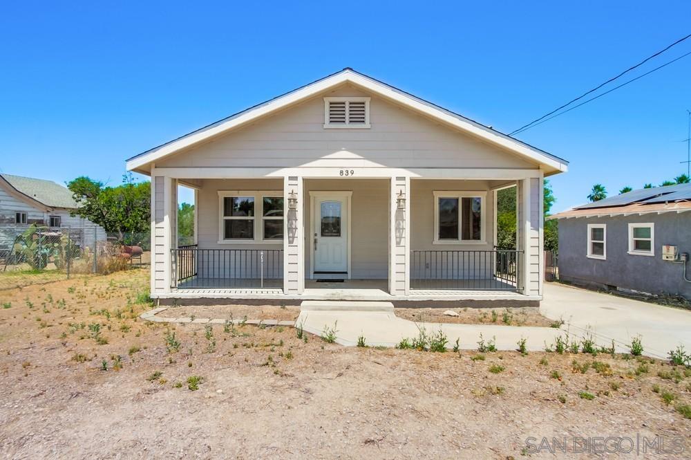 Detail Gallery Image 1 of 1 For 839  B St, Ramona,  CA 92065 - 2 Beds | 1 Baths