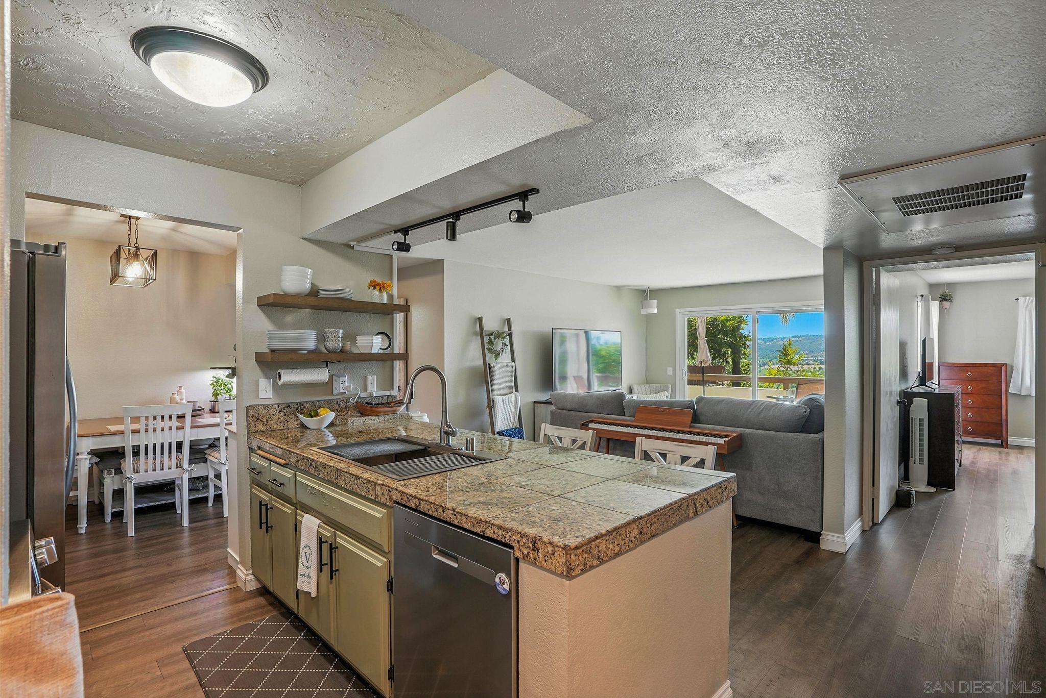 Front Image Thumbnail for SD250033175