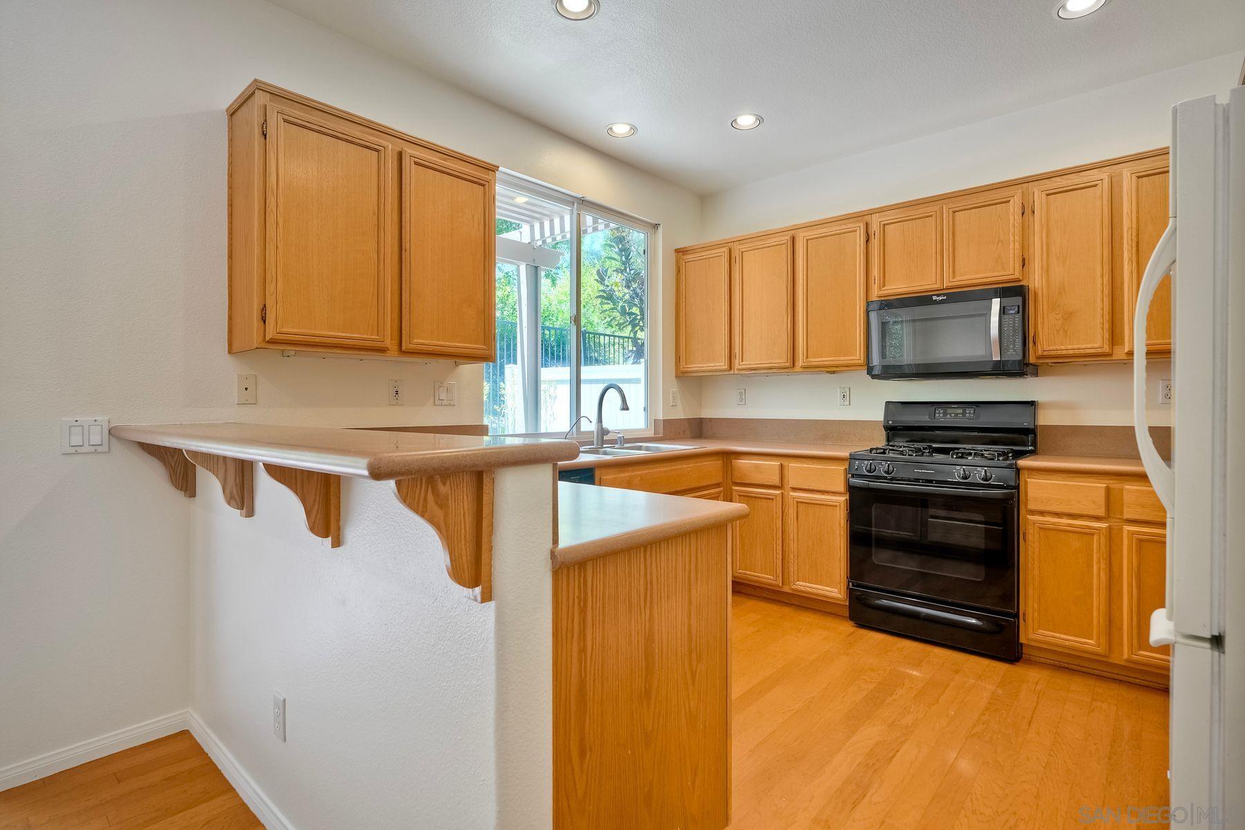 Detail Gallery Image 13 of 45 For 2991  West Canyon Avenue, San Diego,  CA 92123 - 3 Beds | 2/1 Baths