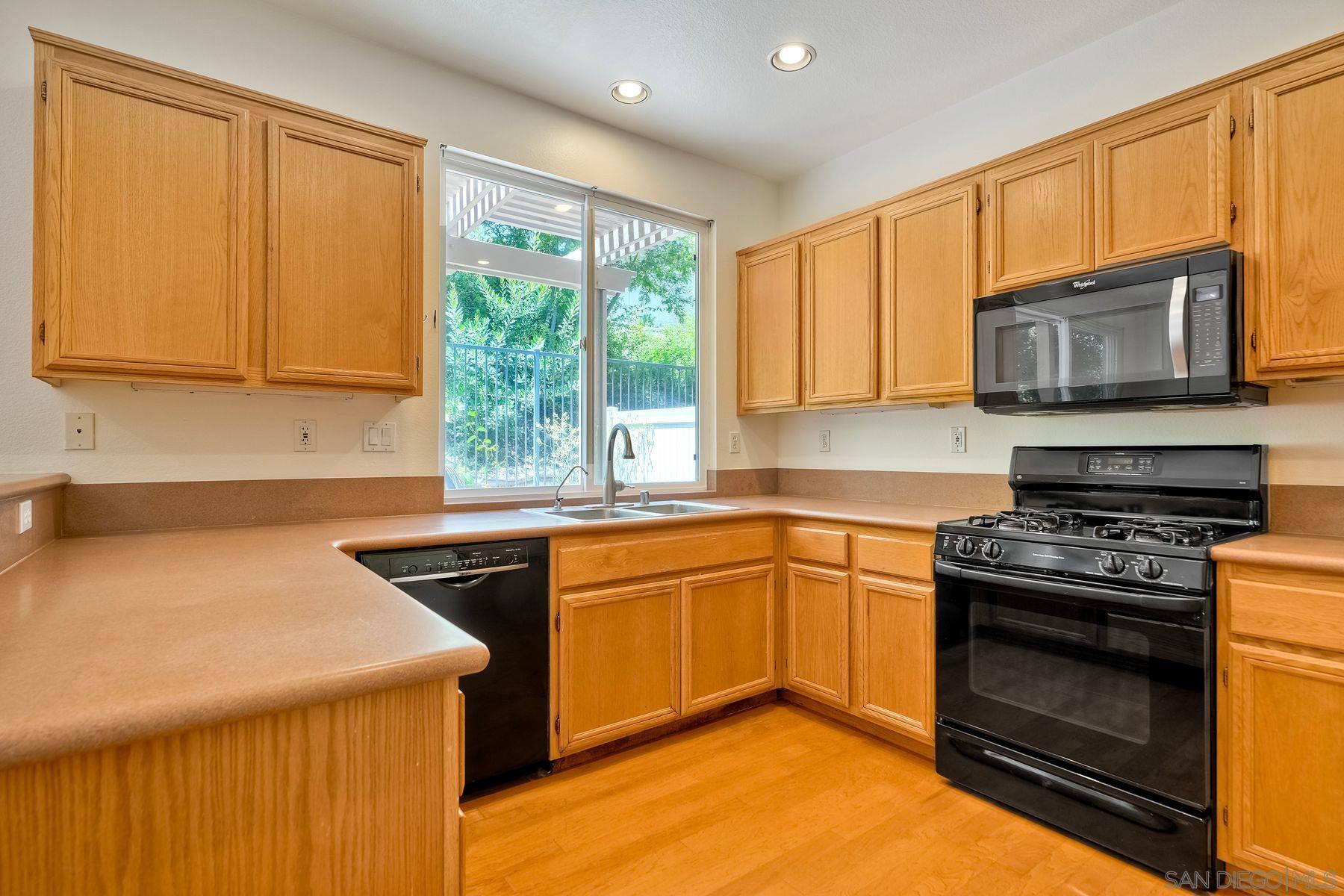 Detail Gallery Image 14 of 45 For 2991  West Canyon Avenue, San Diego,  CA 92123 - 3 Beds | 2/1 Baths