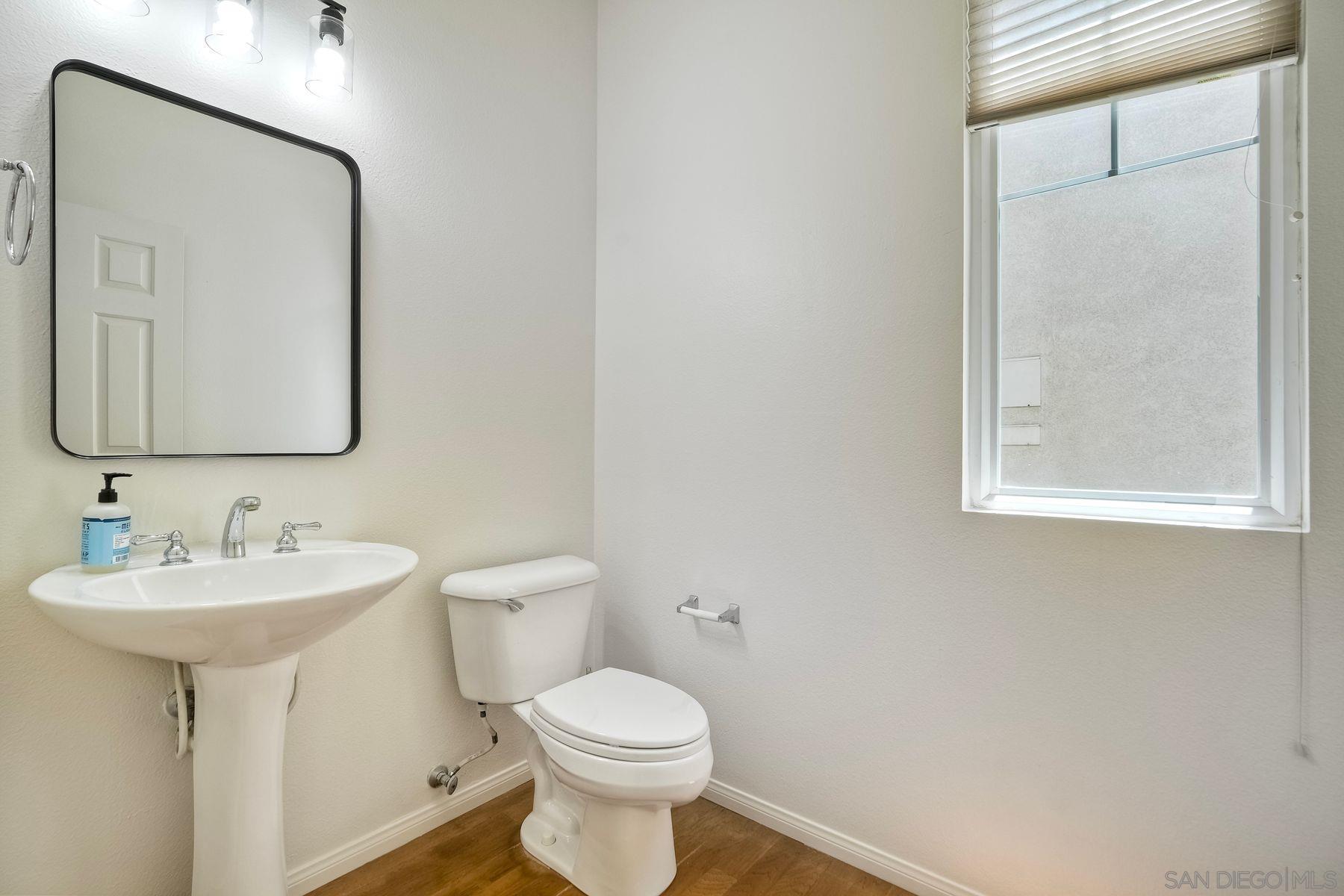 Detail Gallery Image 7 of 45 For 2991  West Canyon Avenue, San Diego,  CA 92123 - 3 Beds | 2/1 Baths