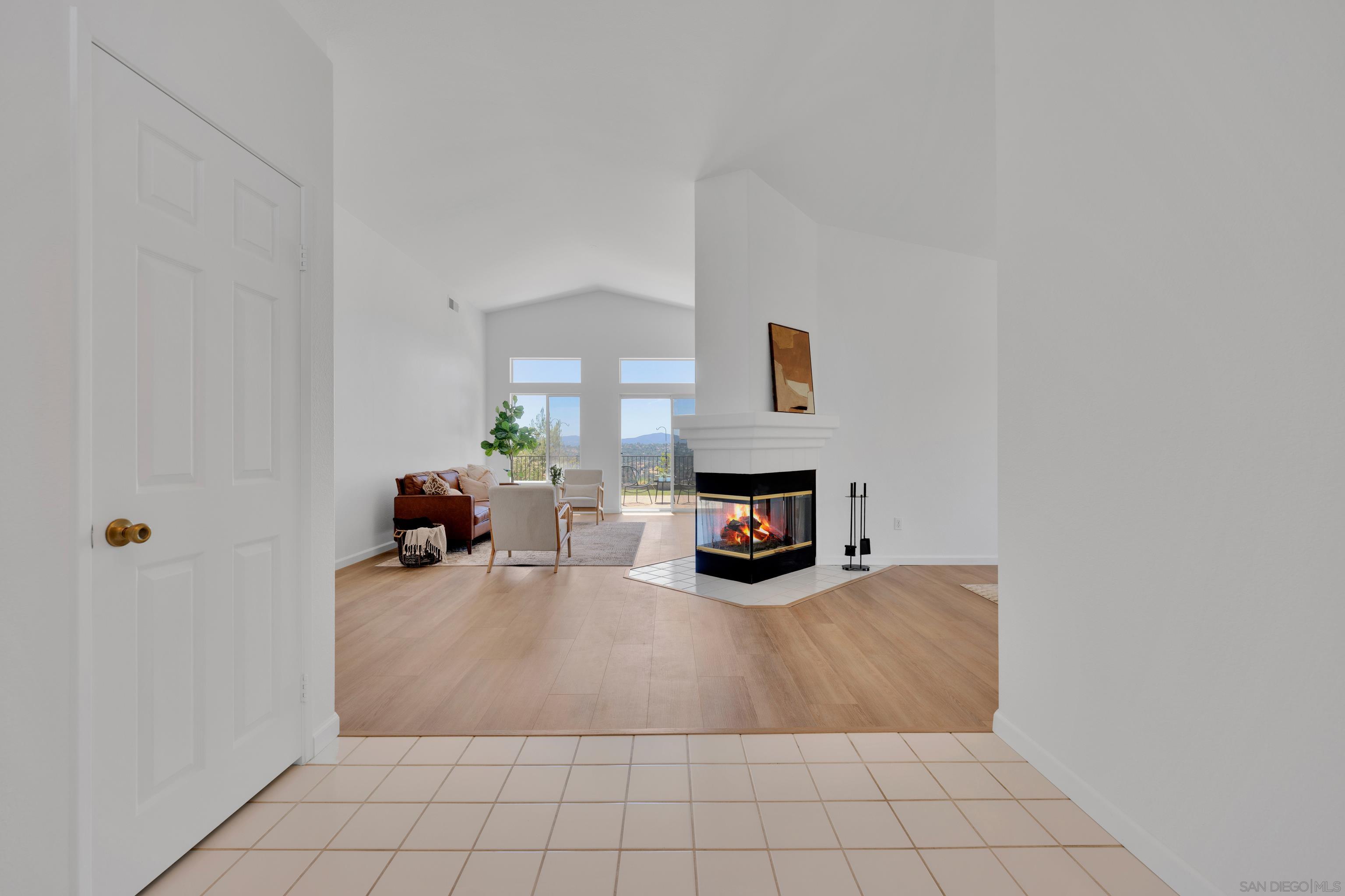 Front Image Thumbnail for SD250033211