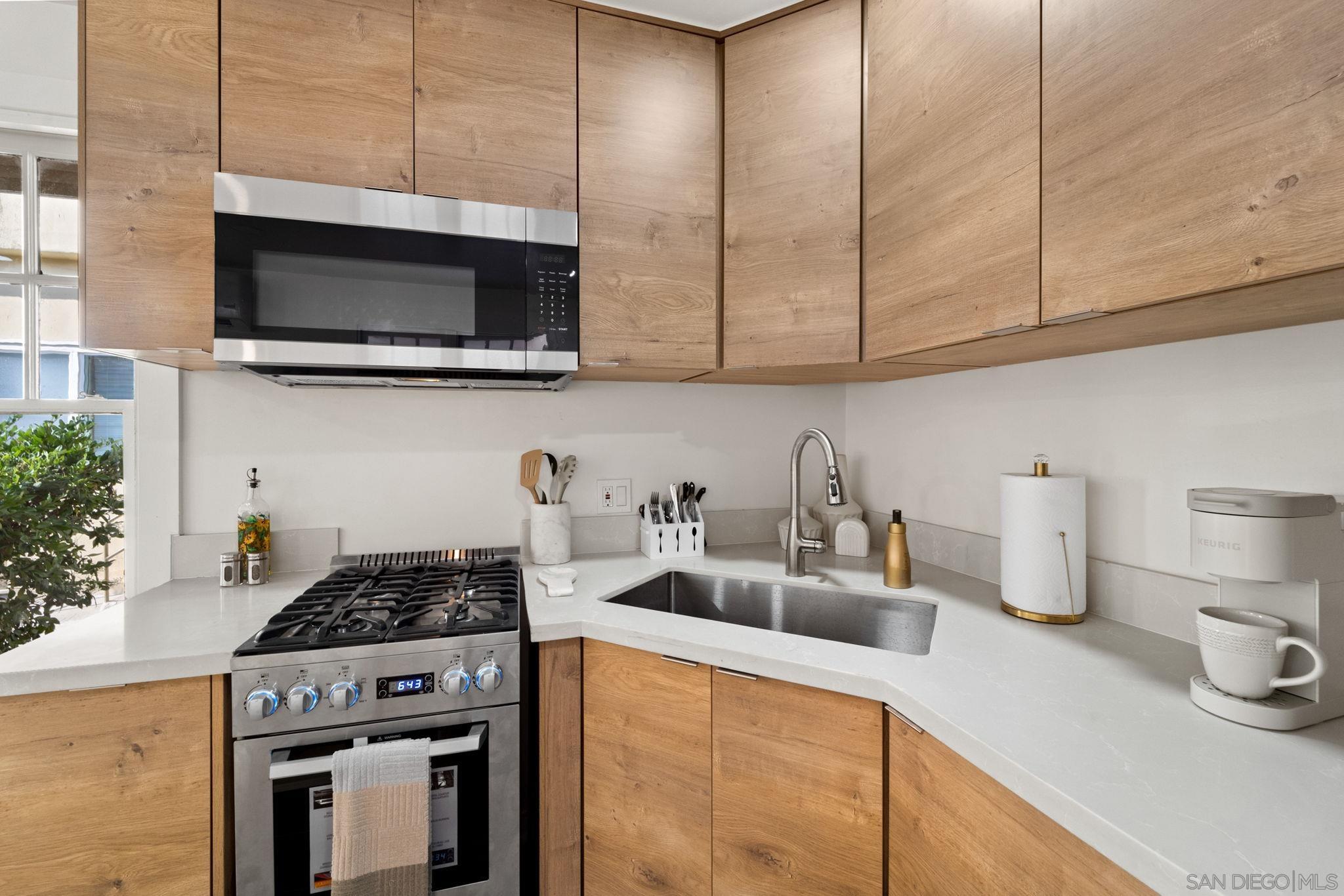 Detail Gallery Image 16 of 73 For 110  Maple St, San Diego,  CA 92103 - – Beds | – Baths