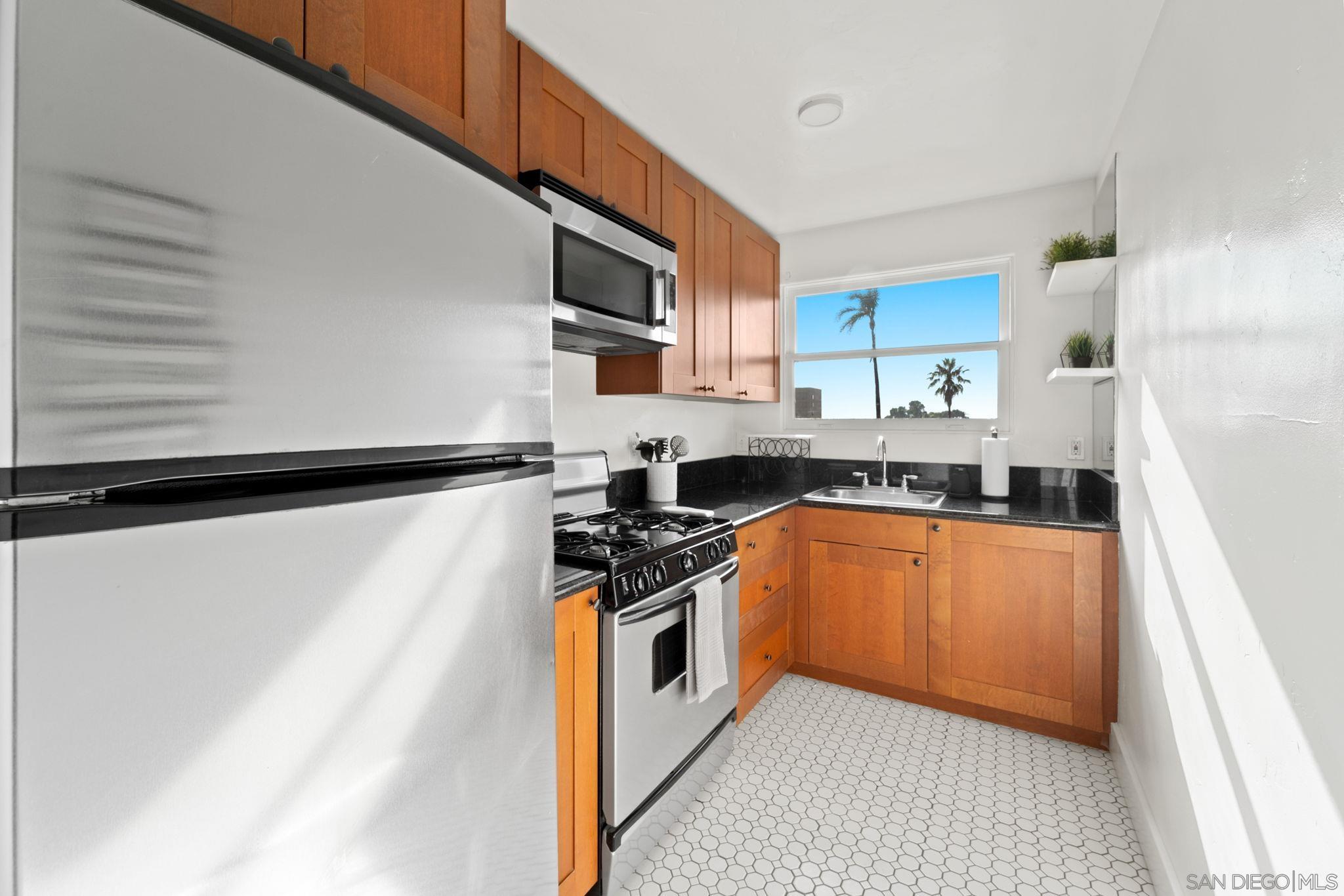 Detail Gallery Image 51 of 73 For 110  Maple St, San Diego,  CA 92103 - – Beds | – Baths