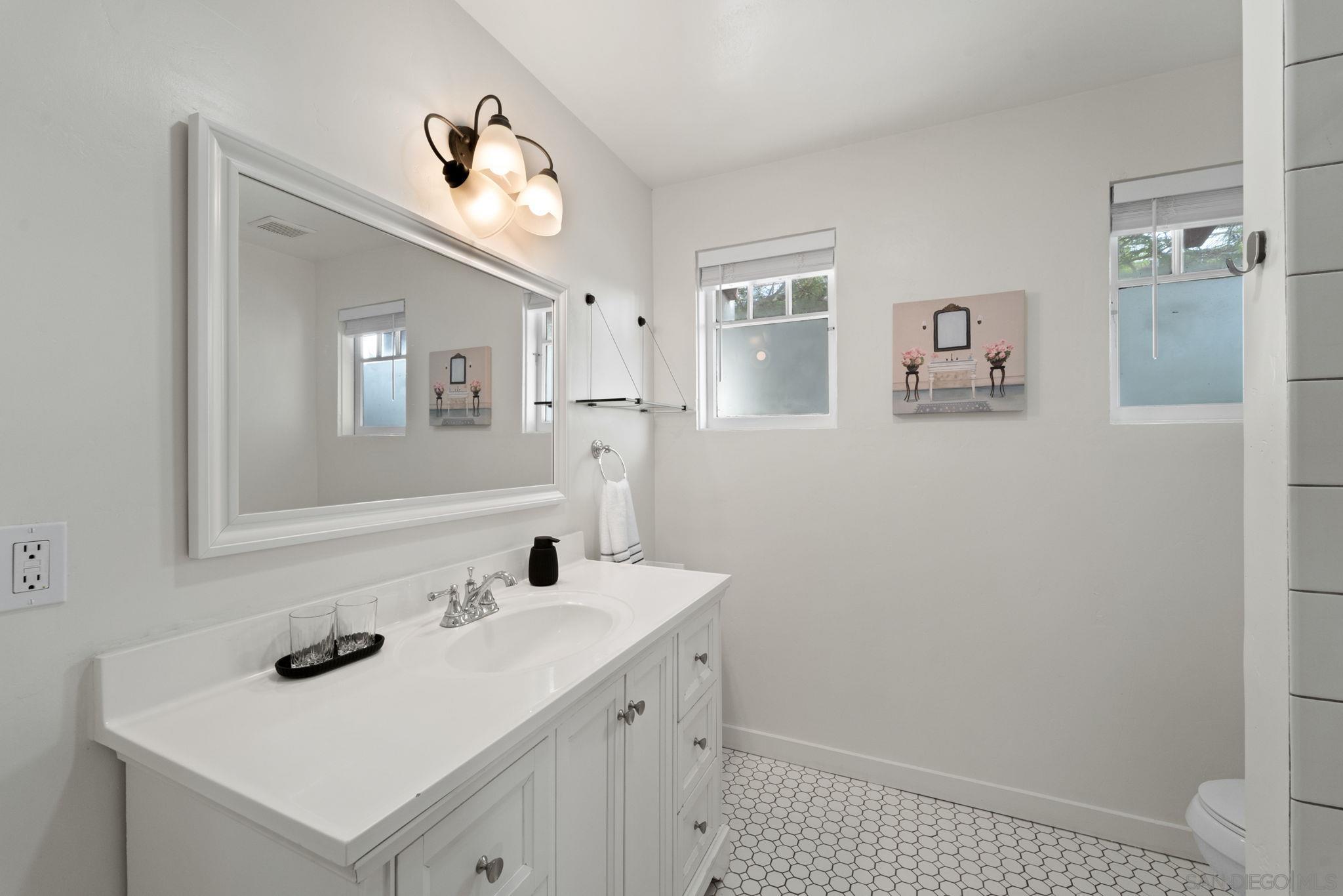 Detail Gallery Image 60 of 73 For 110  Maple St, San Diego,  CA 92103 - – Beds | – Baths