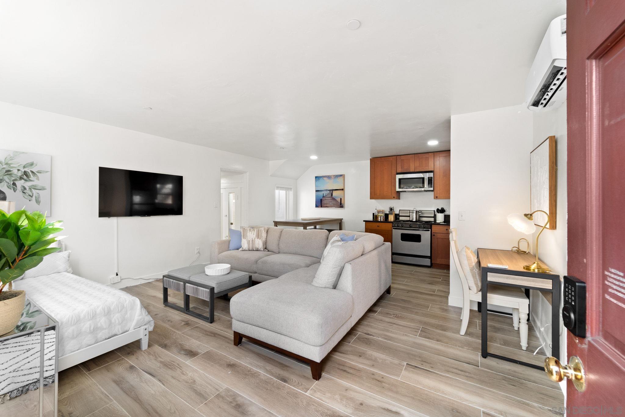 Detail Gallery Image 66 of 73 For 110  Maple St, San Diego,  CA 92103 - – Beds | – Baths