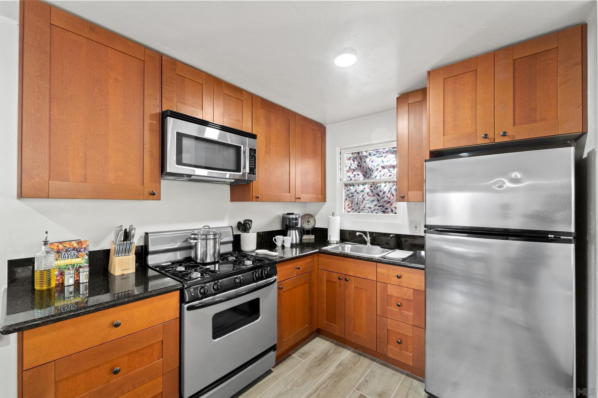 Detail Gallery Image 70 of 73 For 110  Maple St, San Diego,  CA 92103 - – Beds | – Baths